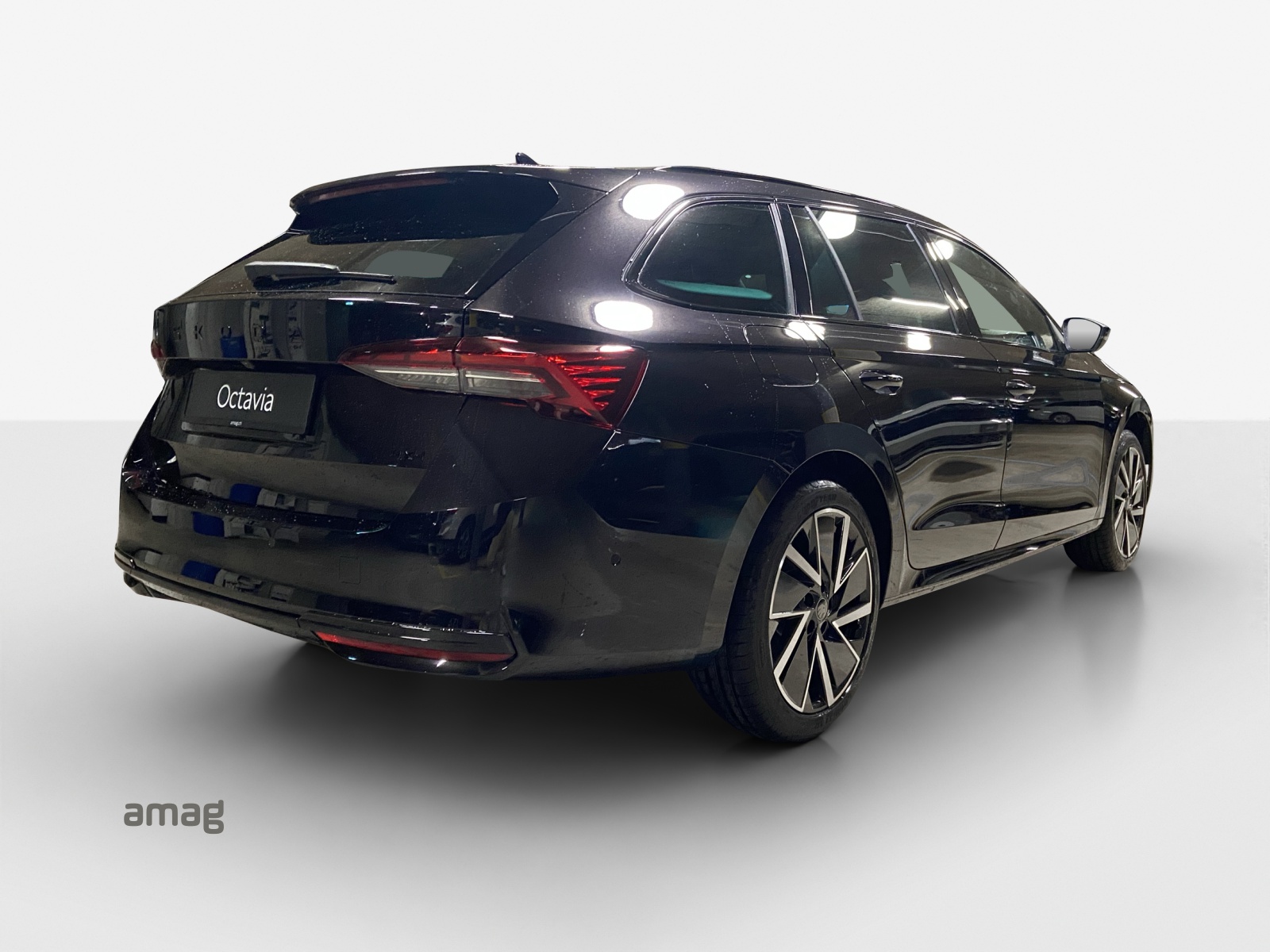 SKODA Octavia Combi 2.0 TSI DSG Dynamic 4x4-image-4