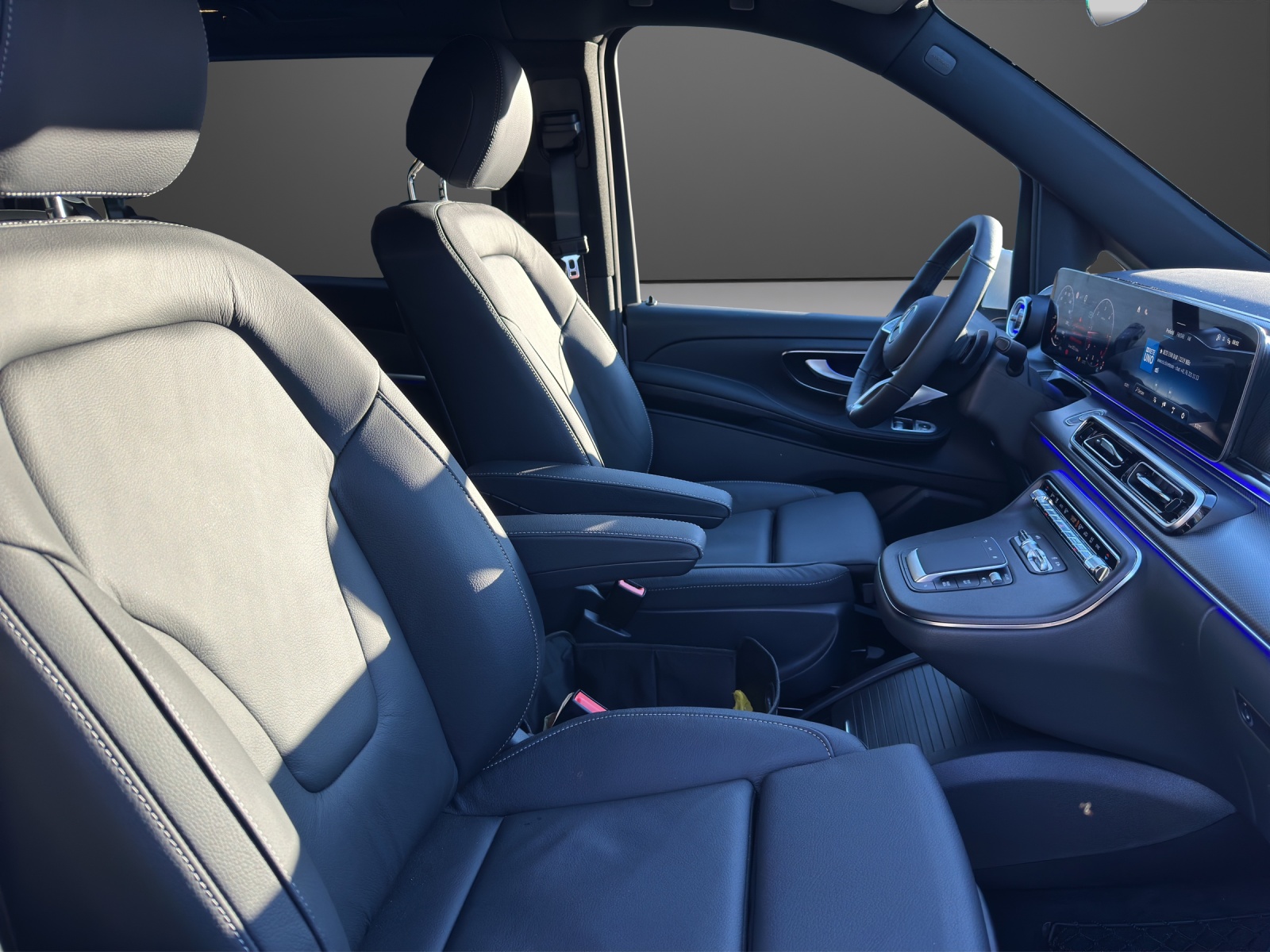 MERCEDES-BENZ V 250 d kompakt 4Matic Avantgarde 9G-Tronic-image-9