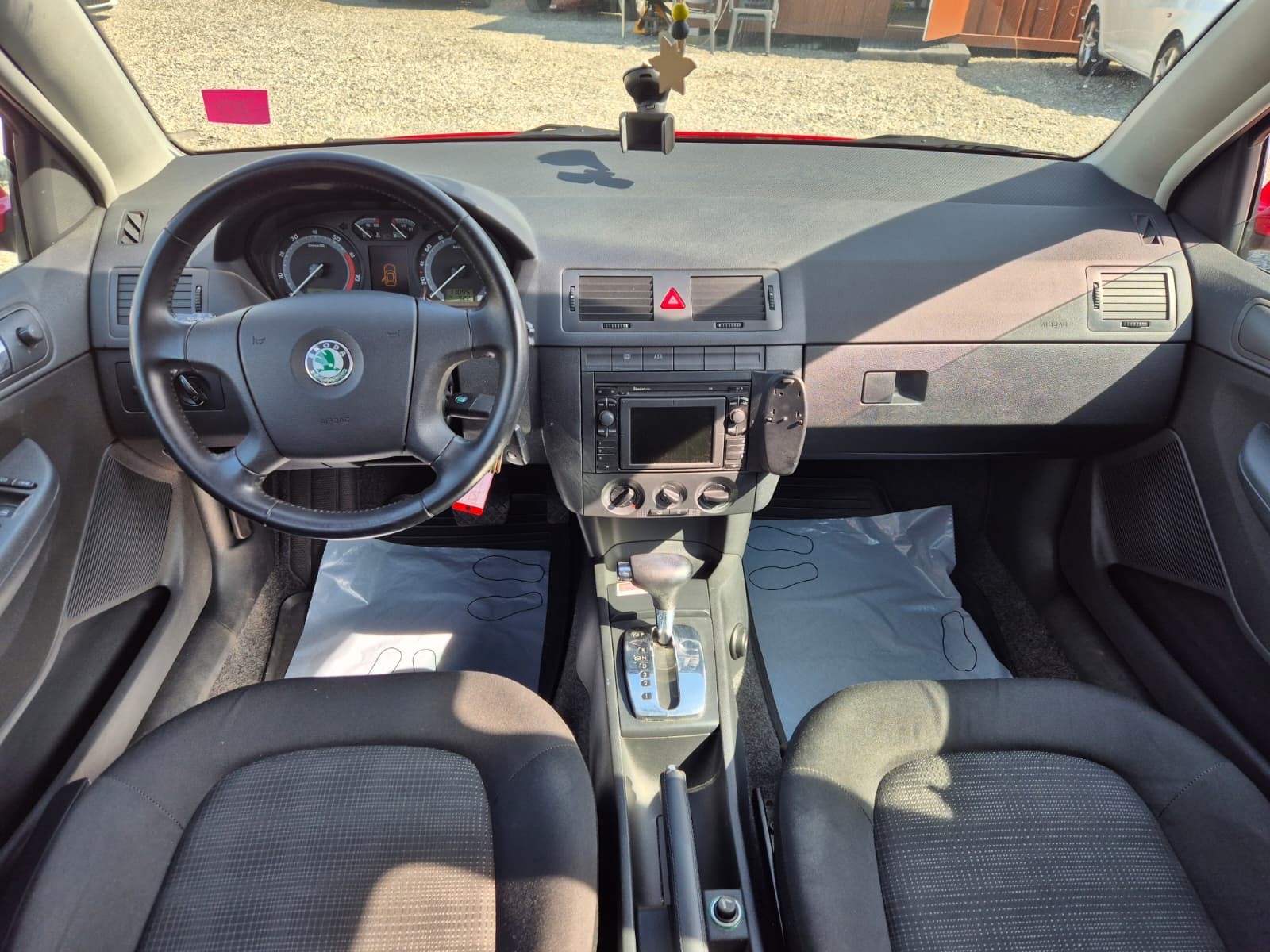 SKODA Fabia 1.4 16V Ambiente-image-8