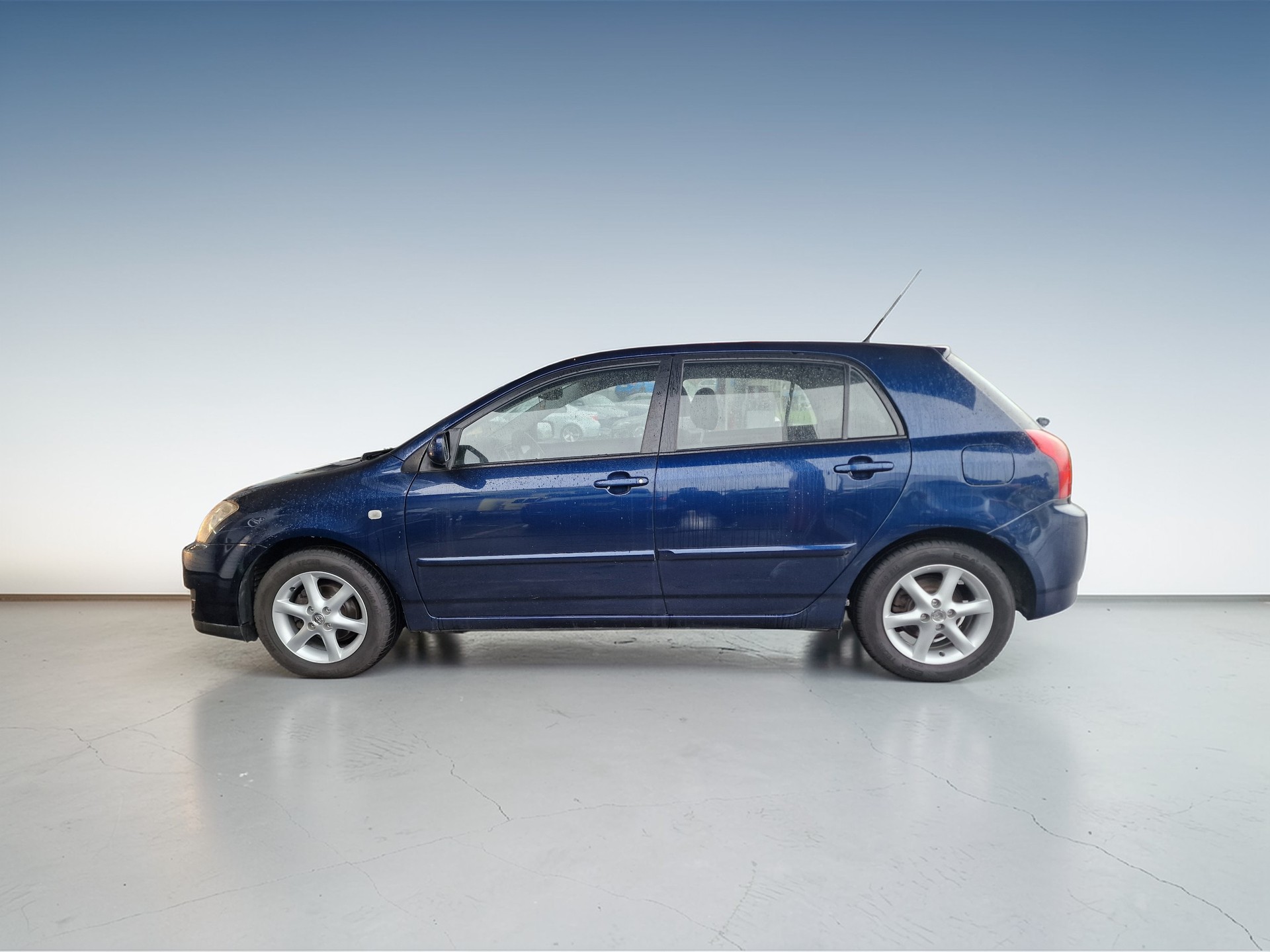 TOYOTA Corolla 1.6 Linea Terra 12Mt Gara MFK Neu-image-4
