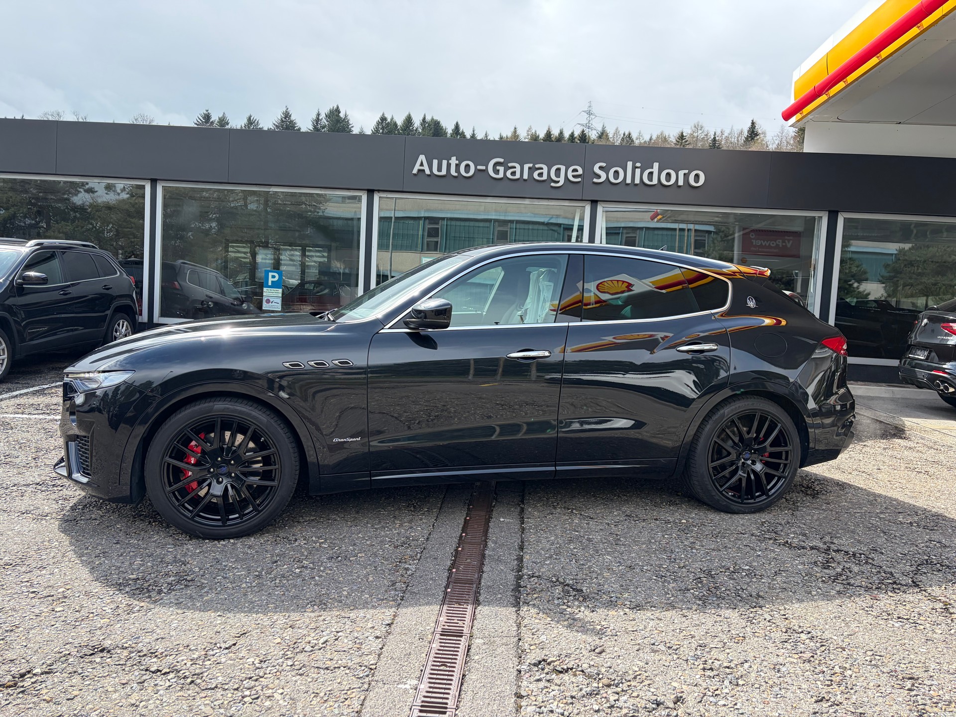 MASERATI Levante S 3.0V6 GranSport Automatica-image-3