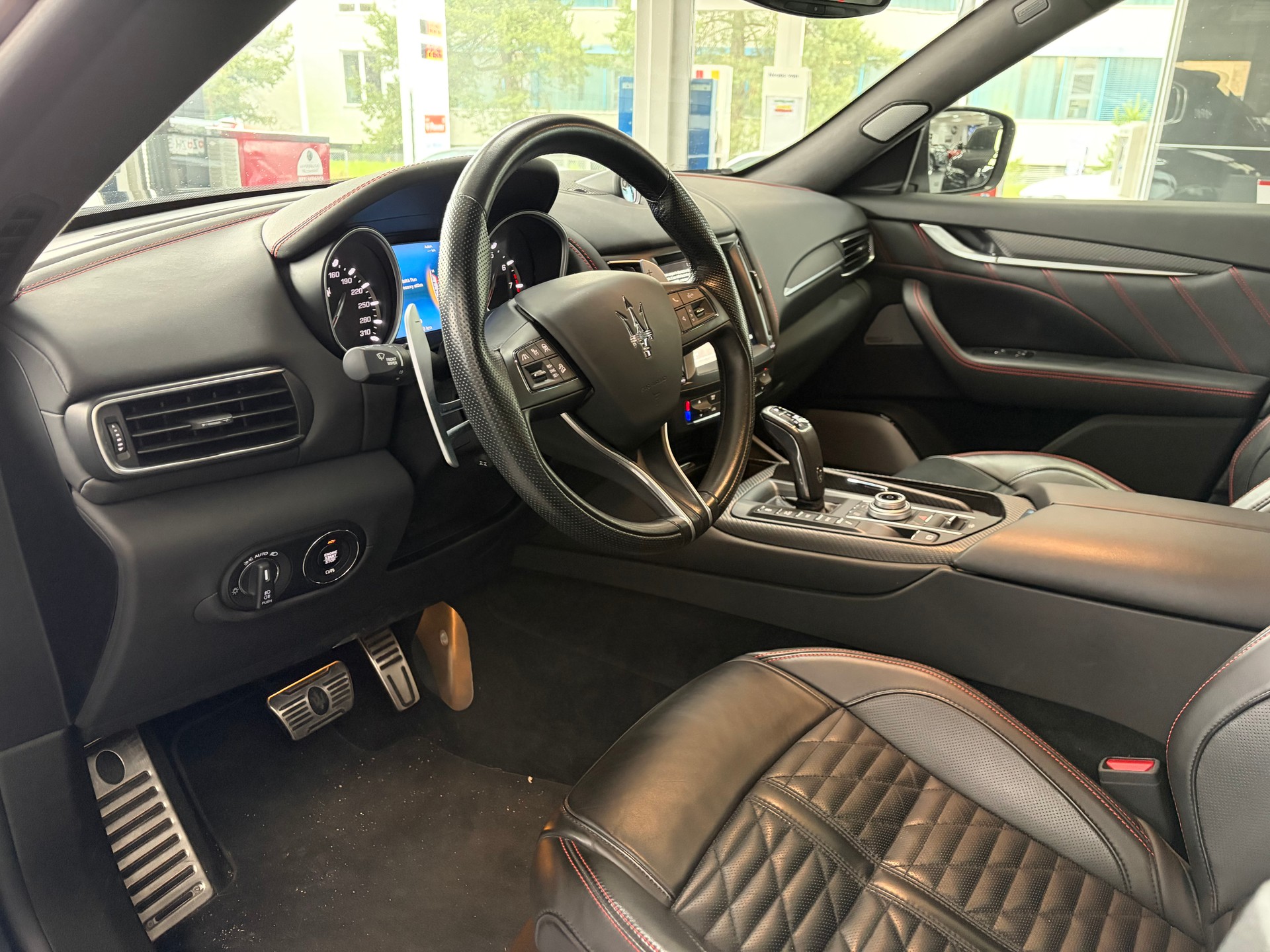 MASERATI Levante S 3.0V6 GranSport Automatica-image-10