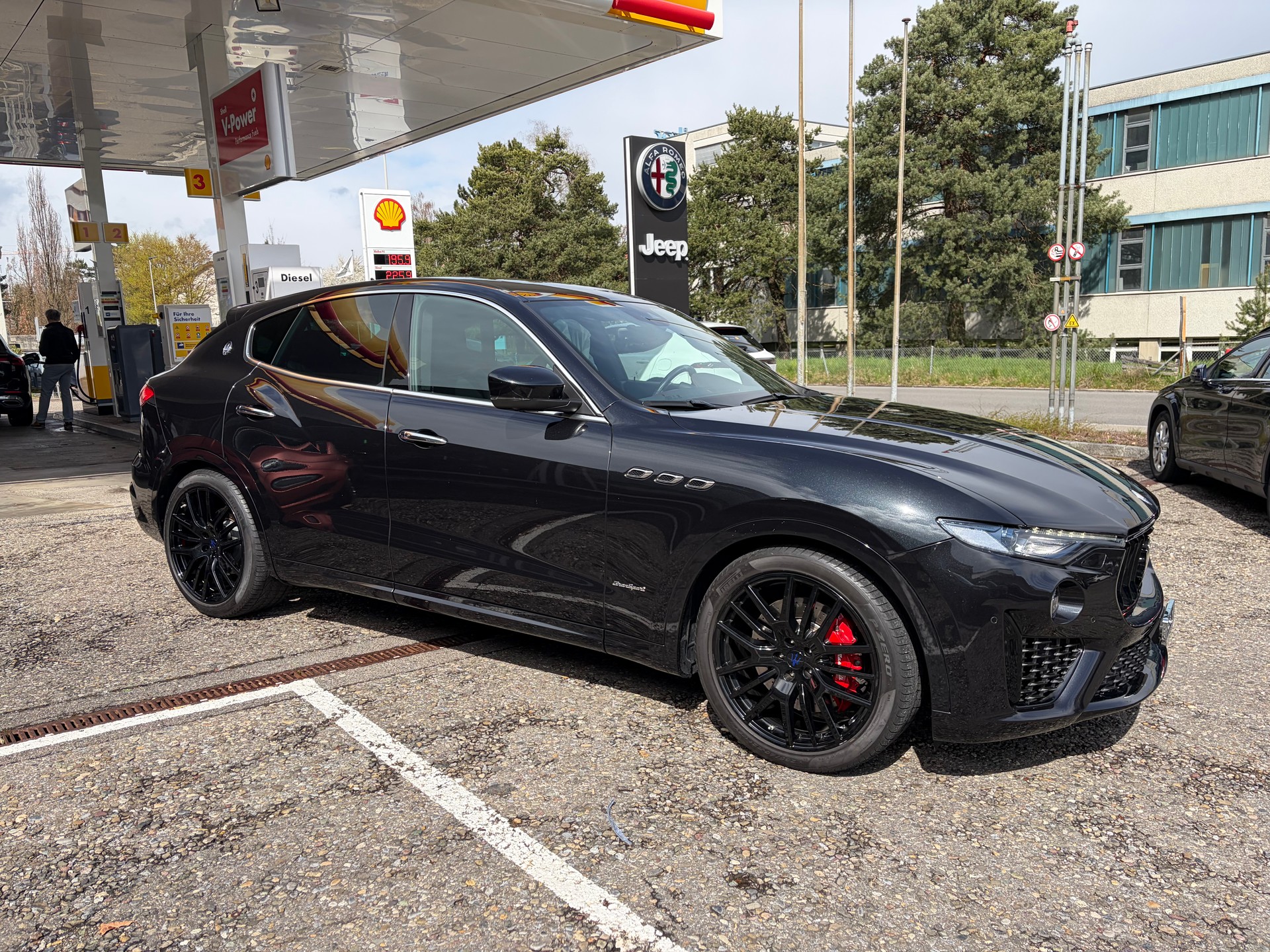 MASERATI Levante S 3.0V6 GranSport Automatica-image-9