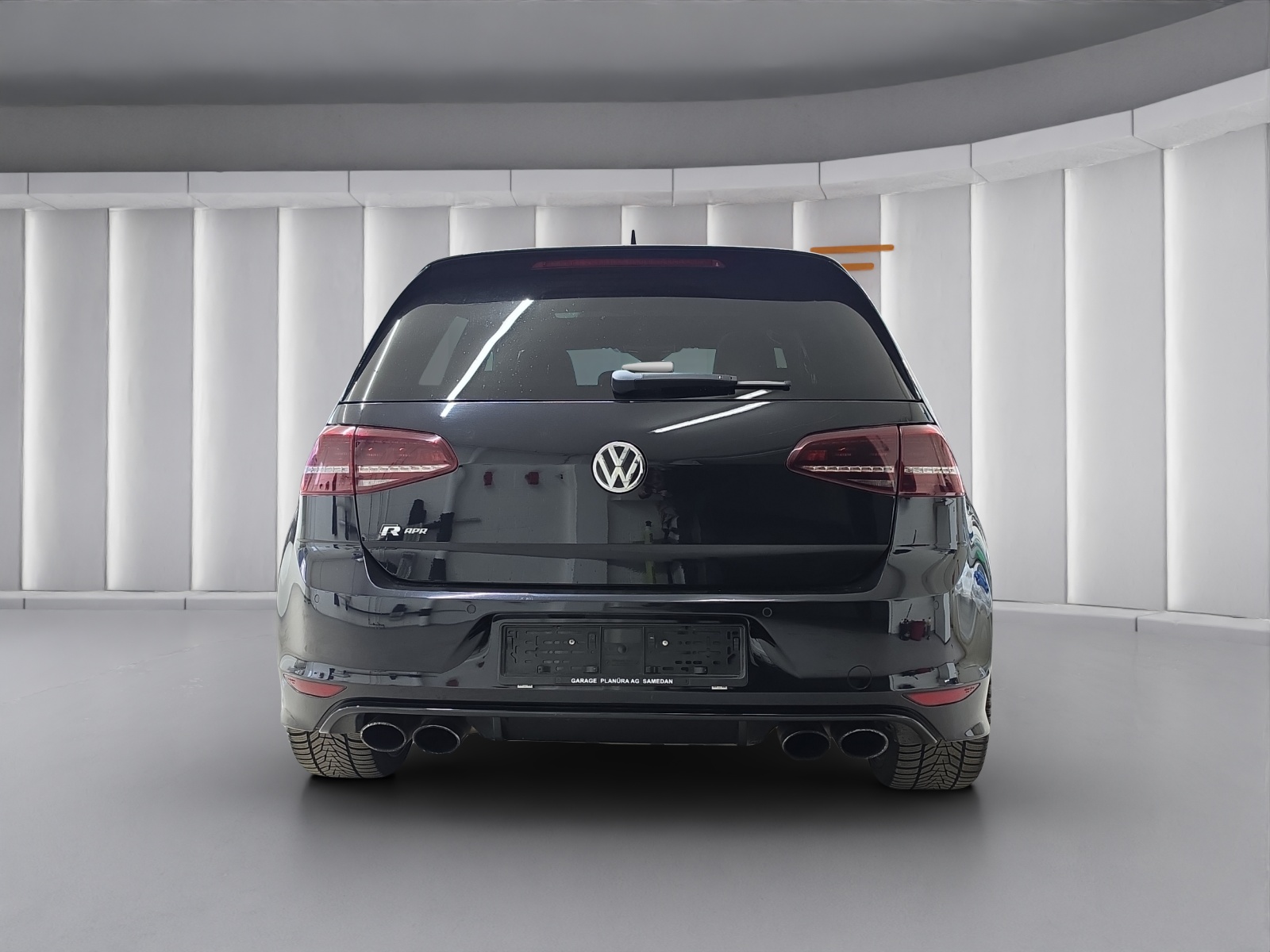 VW Golf VII 2.0 TSI R DSG 4motion-image-5