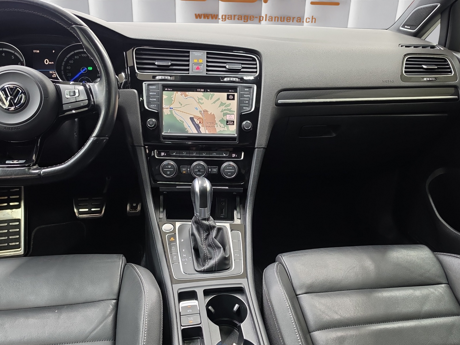VW Golf VII 2.0 TSI R DSG 4motion-image-9