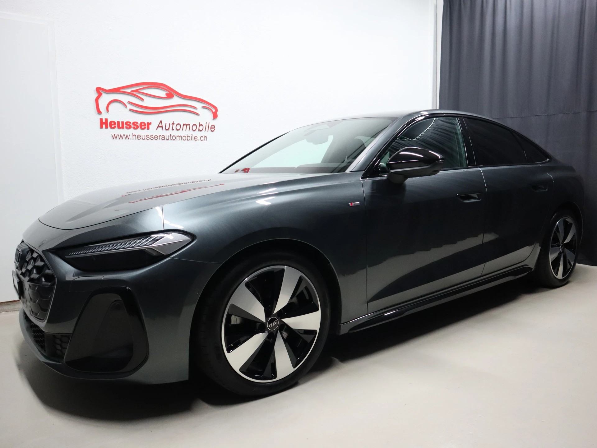 AUDI A5 Limousine 2.0 TDI S tronic S Line Edition - Navi - MMI Beifahrerdisplay - Matrix LED - Keyless - 360° Kamera - 204 PS-showroom-element-1