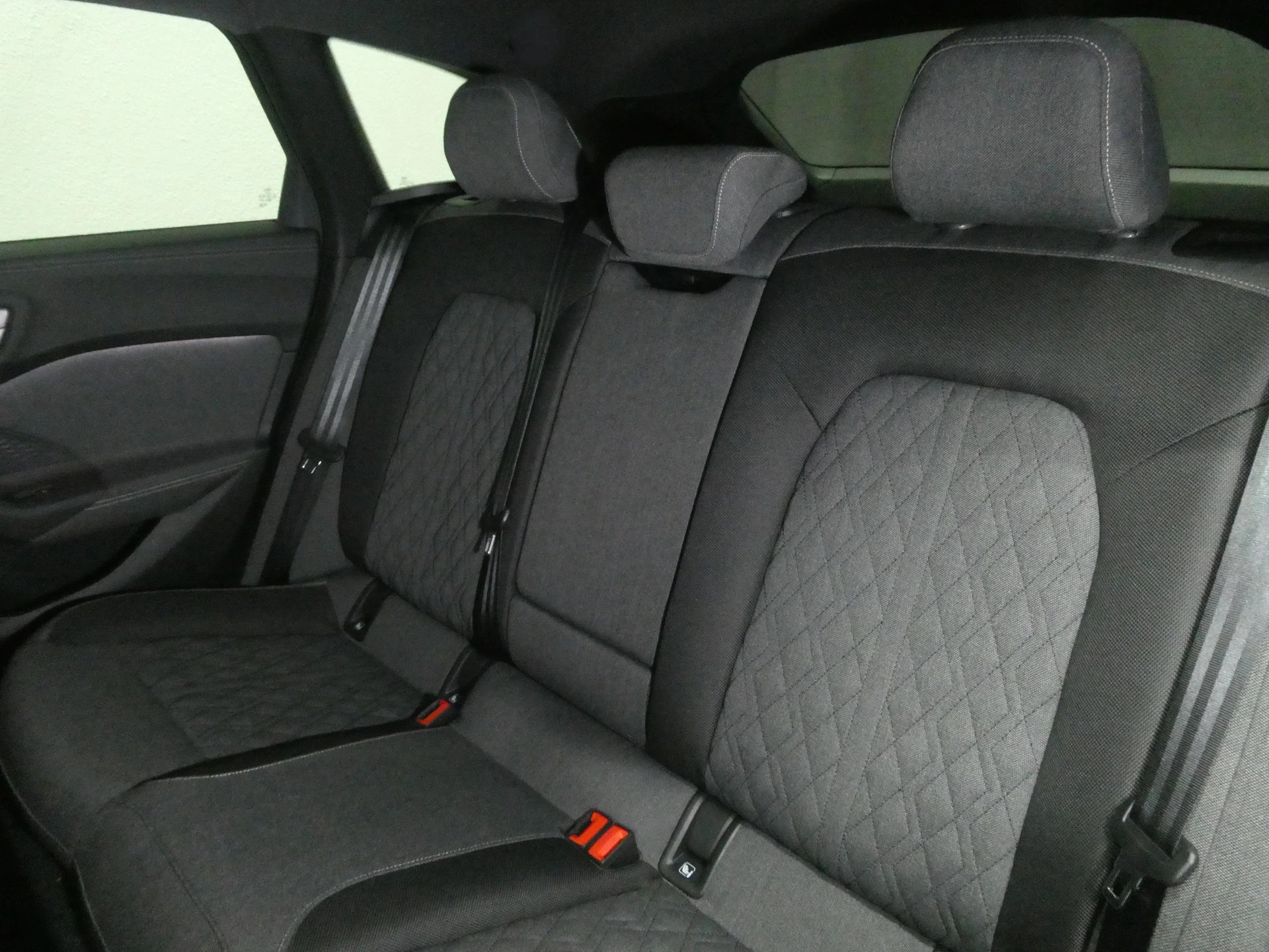 AUDI A5 Limousine 2.0 TDI S tronic S Line Edition - Navi - MMI Beifahrerdisplay - Matrix LED - Keyless - 360° Kamera - 204 PS-image-11