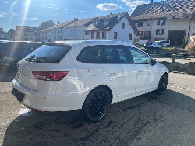 SEAT Leon ST 2.0 TDI Style DSG-image-2