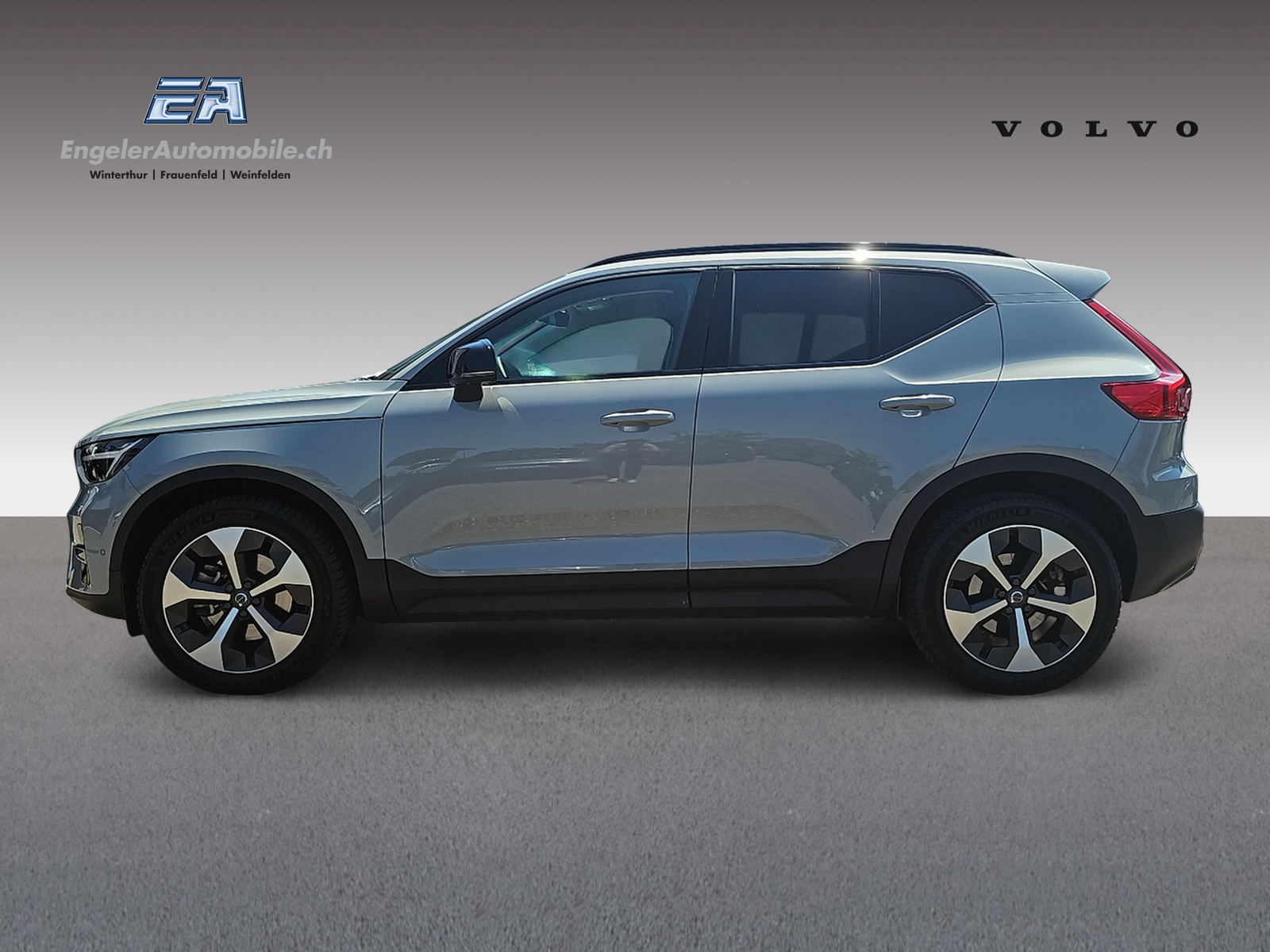 VOLVO XC40 2.0 B4 MH Plus Dark-image-2