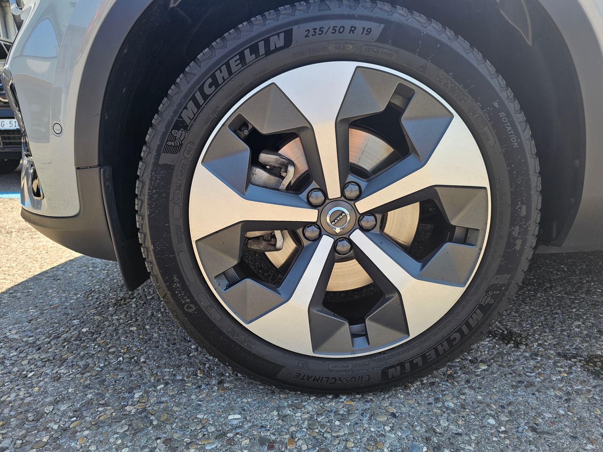 VOLVO XC40 2.0 B4 MH Plus Dark-image-6