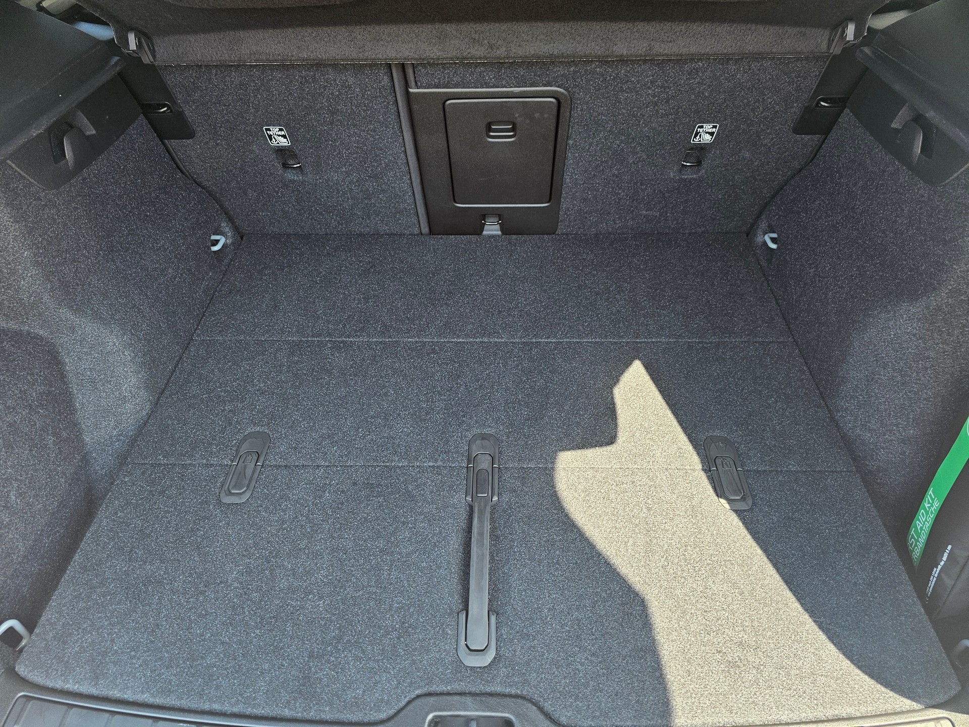 VOLVO XC40 2.0 B4 MH Plus Dark-image-14