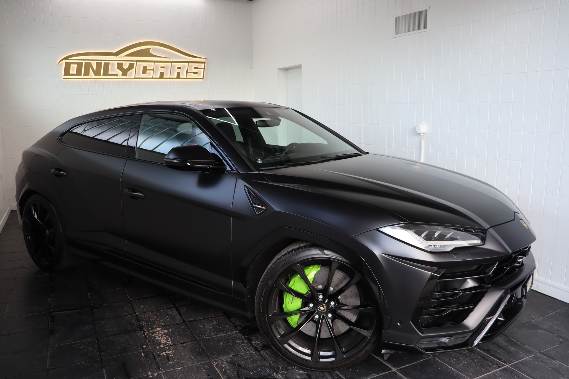 LAMBORGHINI Urus E-Gear-image-4