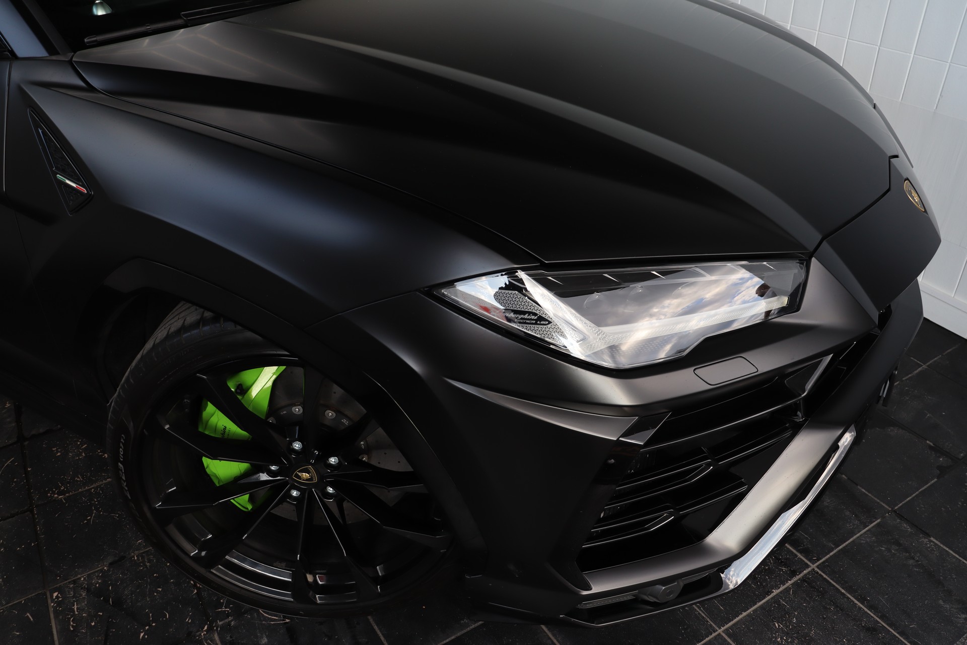 LAMBORGHINI Urus E-Gear-image-5