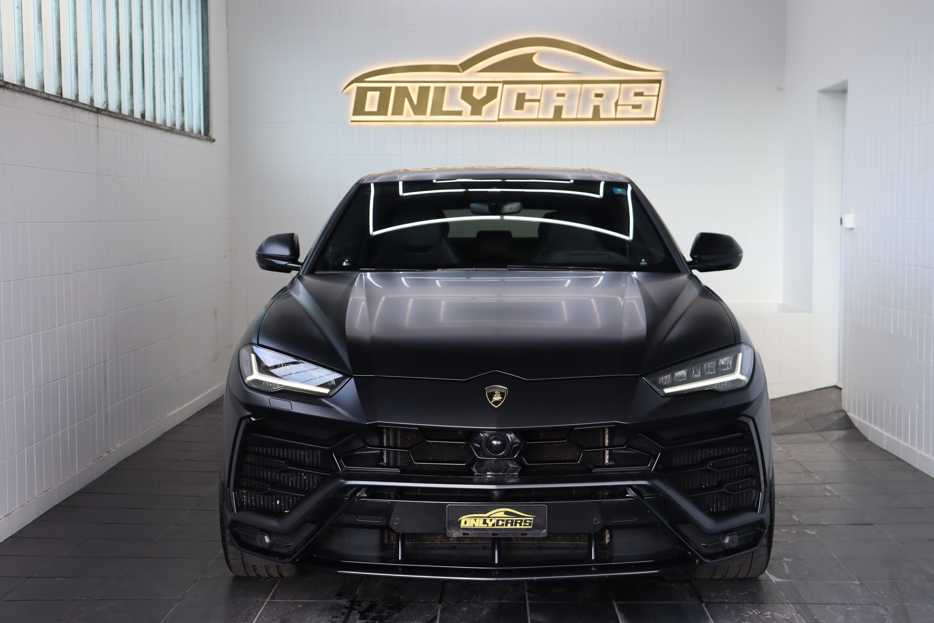 LAMBORGHINI Urus E-Gear-image-1