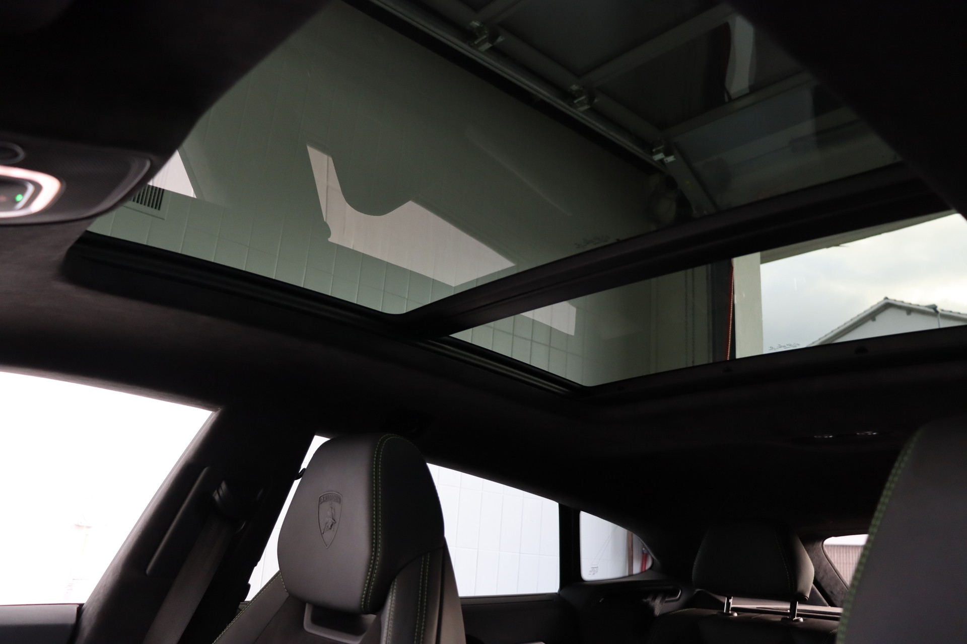 LAMBORGHINI Urus E-Gear-image-14