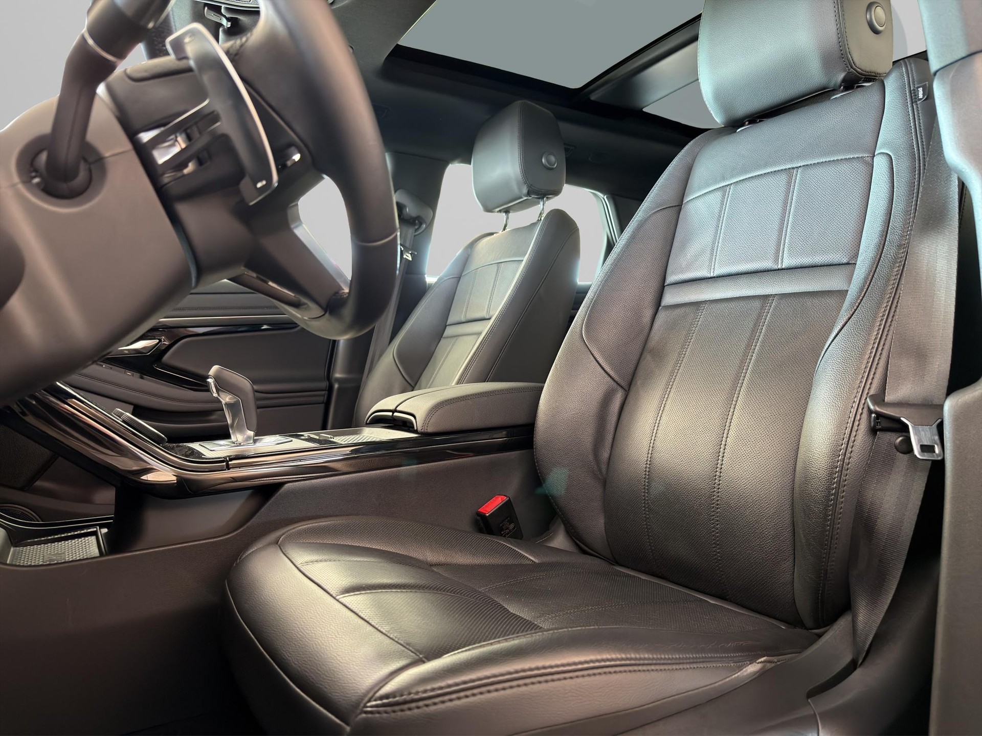 LAND ROVER Range Rover Evoque 2.0 T 250 R-Dynamic SE-image-10