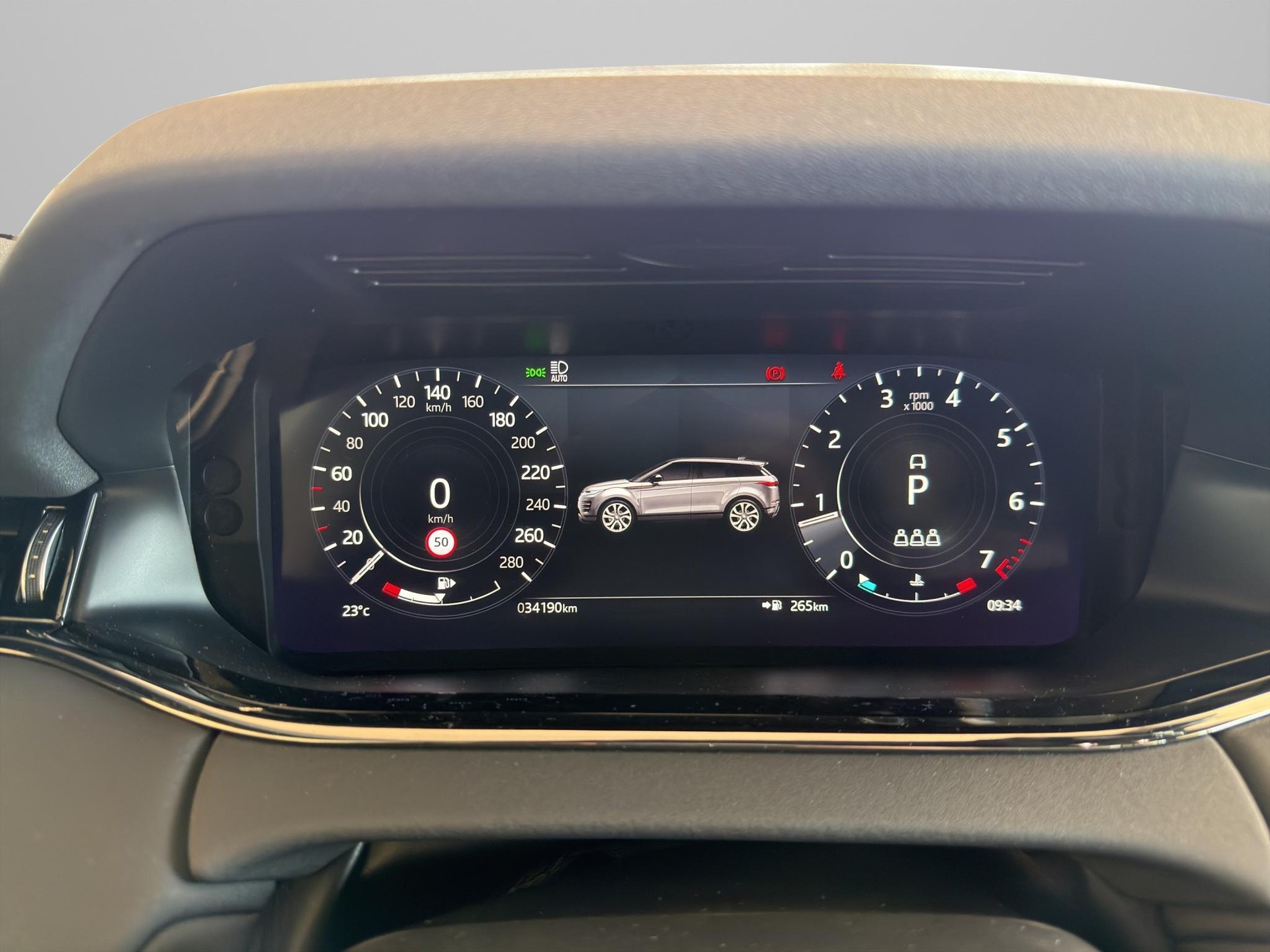 LAND ROVER Range Rover Evoque 2.0 T 250 R-Dynamic SE-image-16