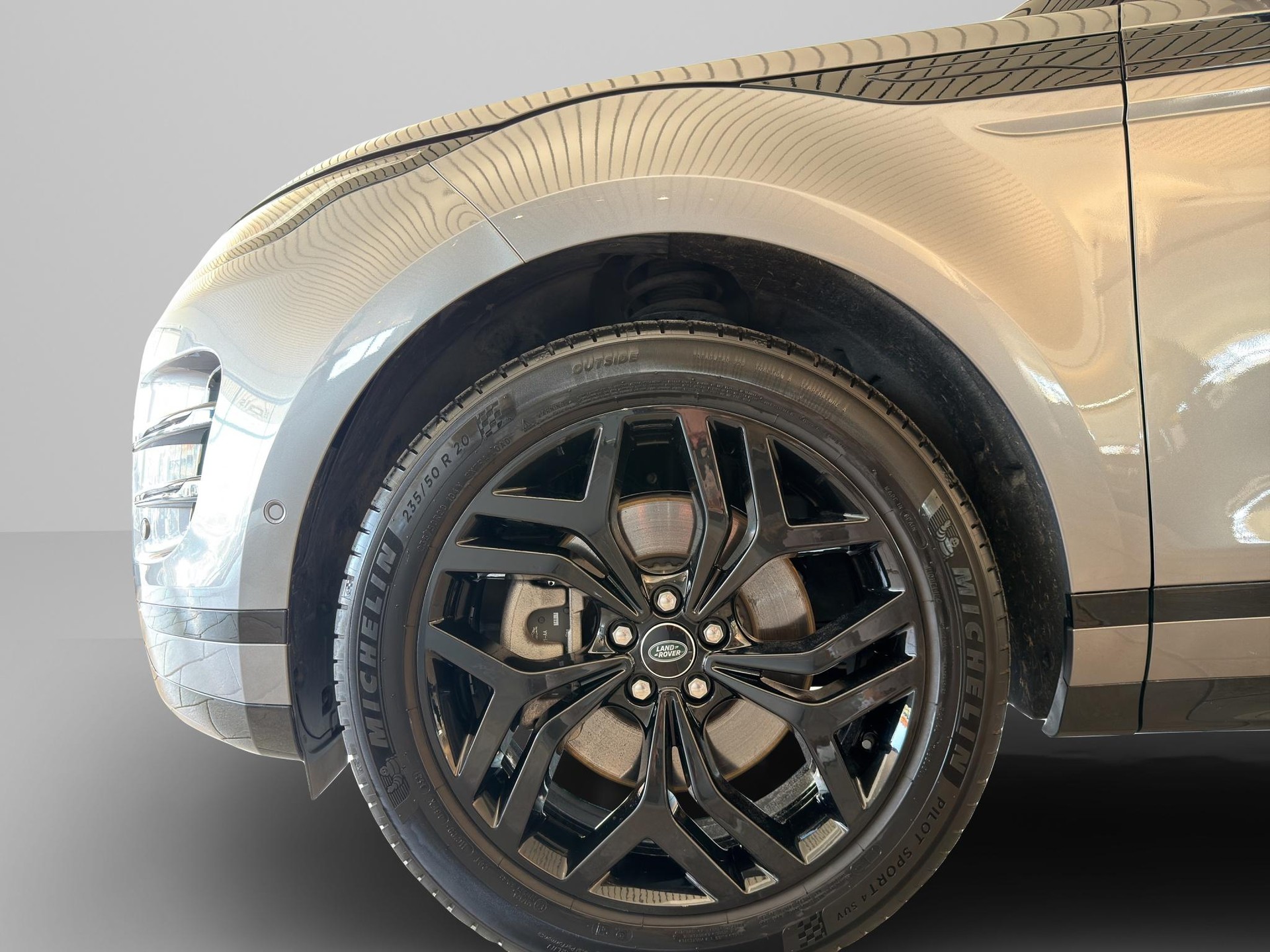 LAND ROVER Range Rover Evoque 2.0 T 250 R-Dynamic SE-image-8