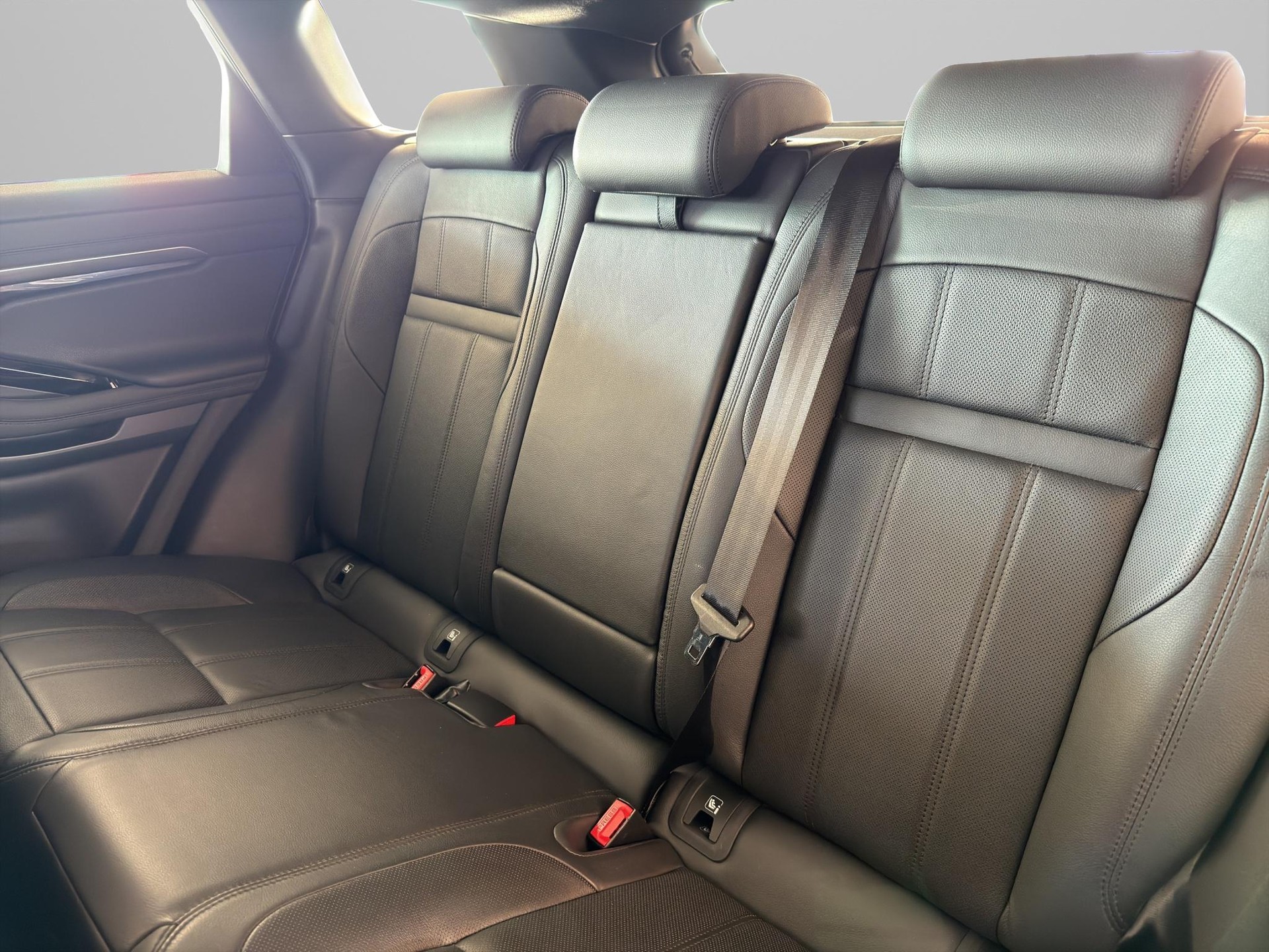 LAND ROVER Range Rover Evoque 2.0 T 250 R-Dynamic SE-image-11
