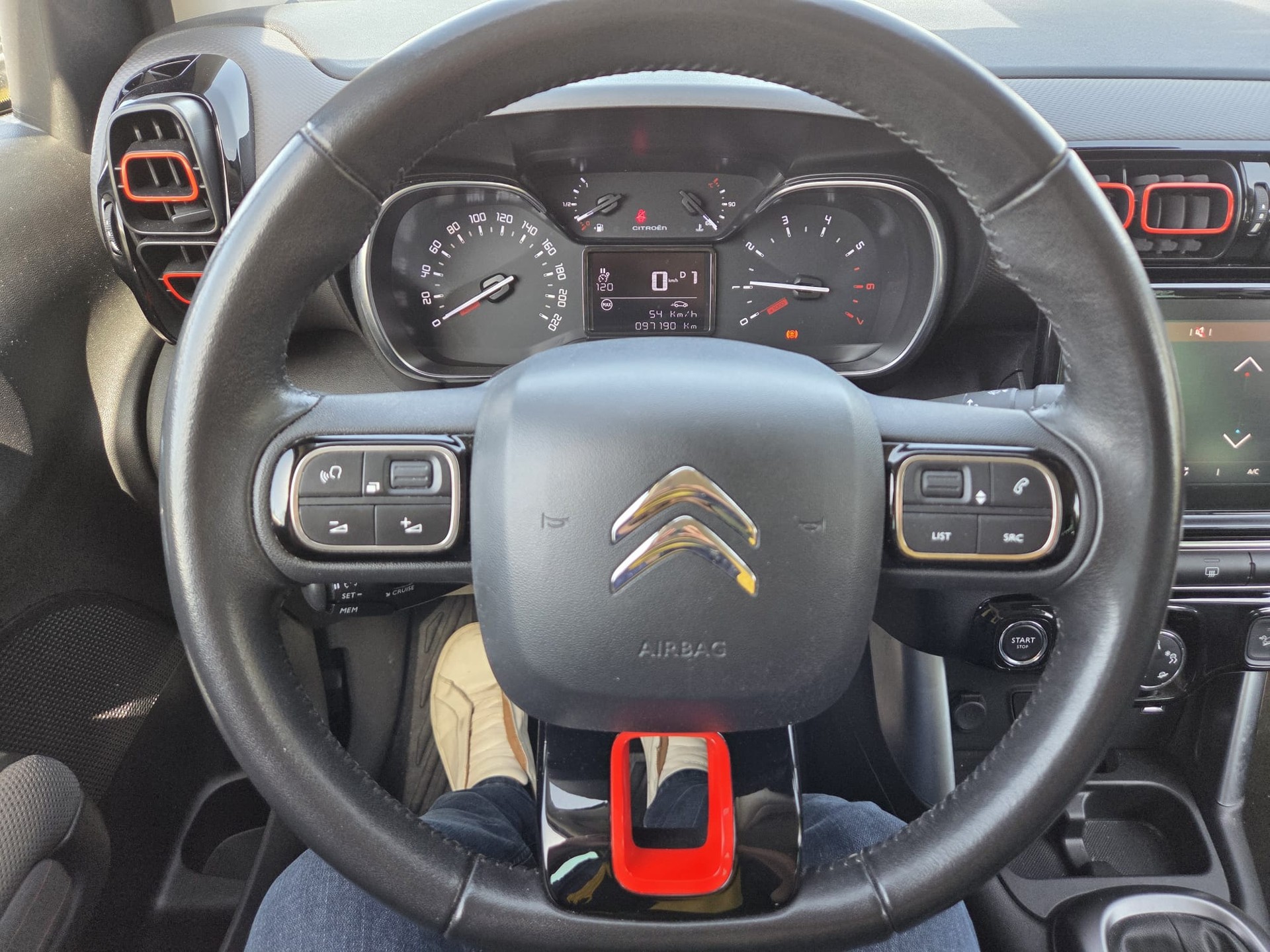 CITROEN C3 Aircross 1.2i PureTech Feel EAT ** Expertisé ** Grand service ** Camera ** Carplay **-image-7