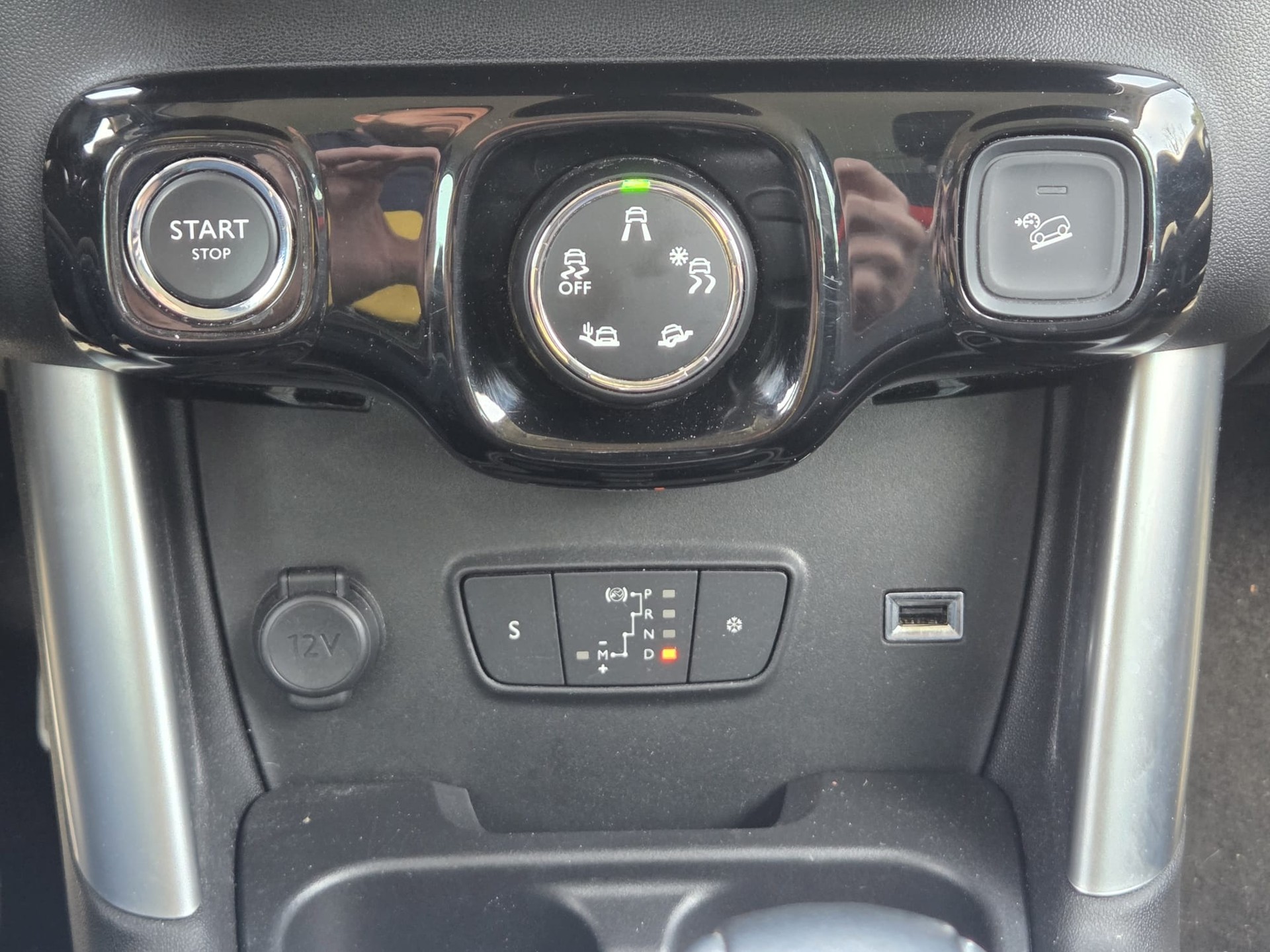 CITROEN C3 Aircross 1.2i PureTech Feel EAT ** Expertisé ** Grand service ** Camera ** Carplay **-image-10