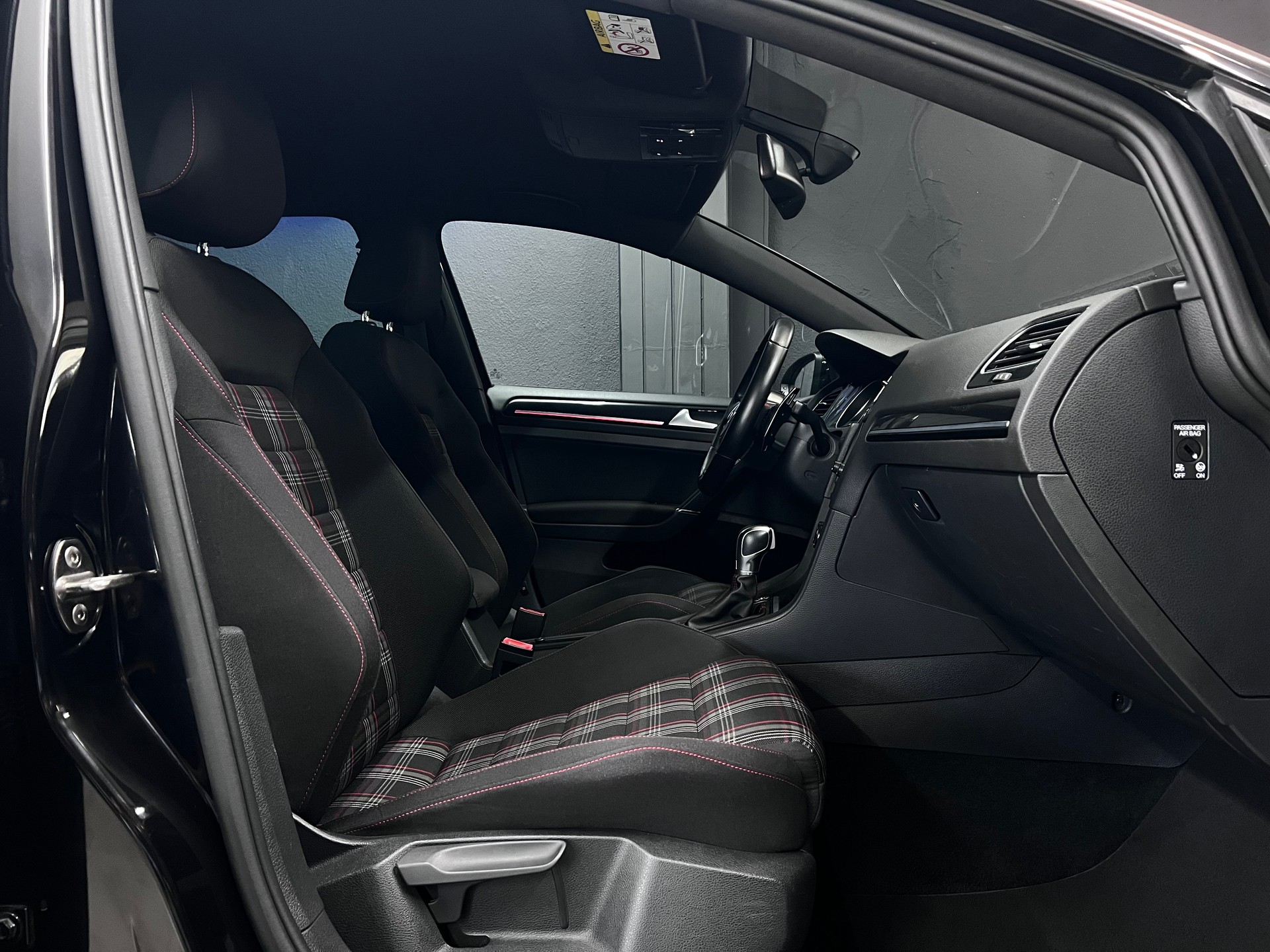VW Golf 2.0 TSI GTI Performance DSG-image-15