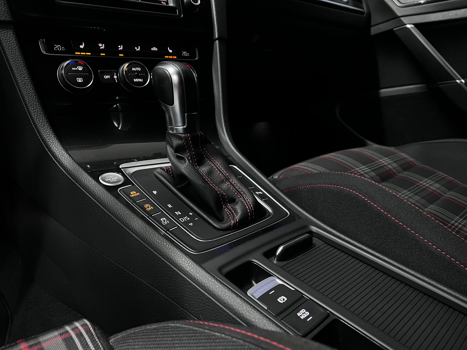 VW Golf 2.0 TSI GTI Performance DSG-image-12