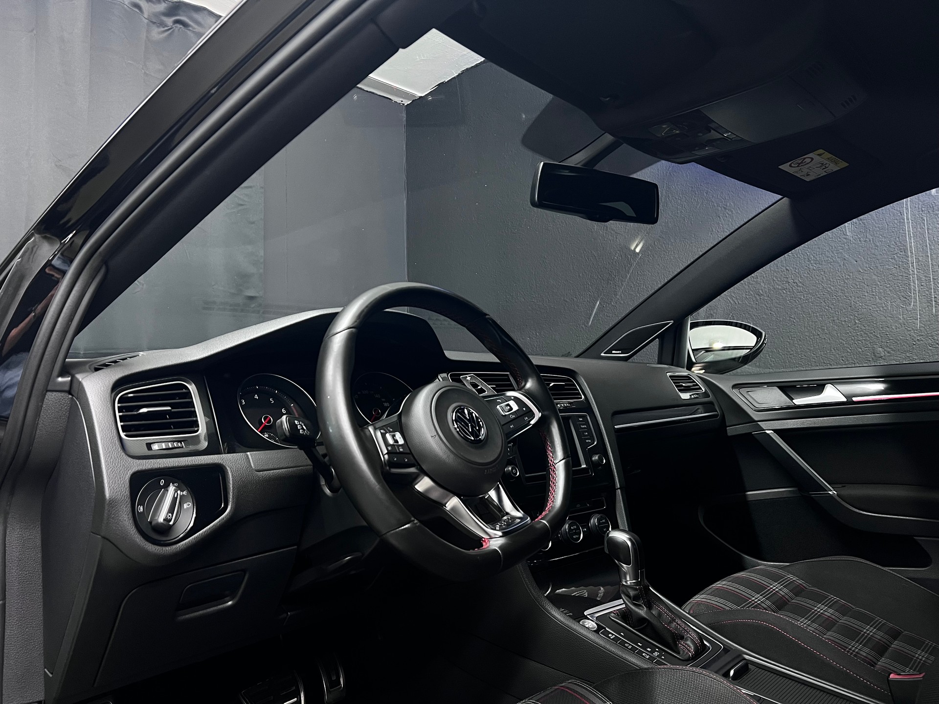 VW Golf 2.0 TSI GTI Performance DSG-image-10