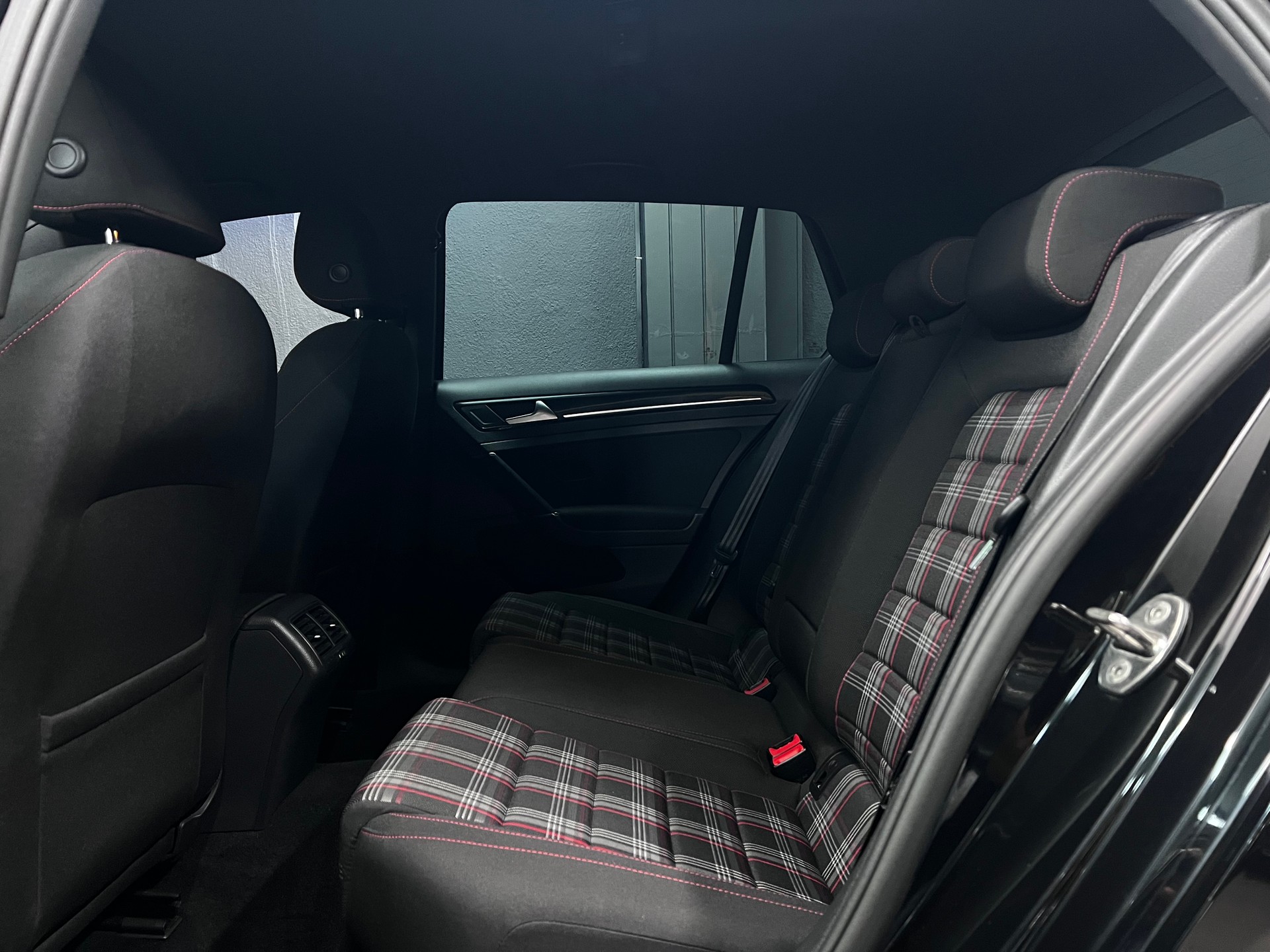 VW Golf 2.0 TSI GTI Performance DSG-image-14