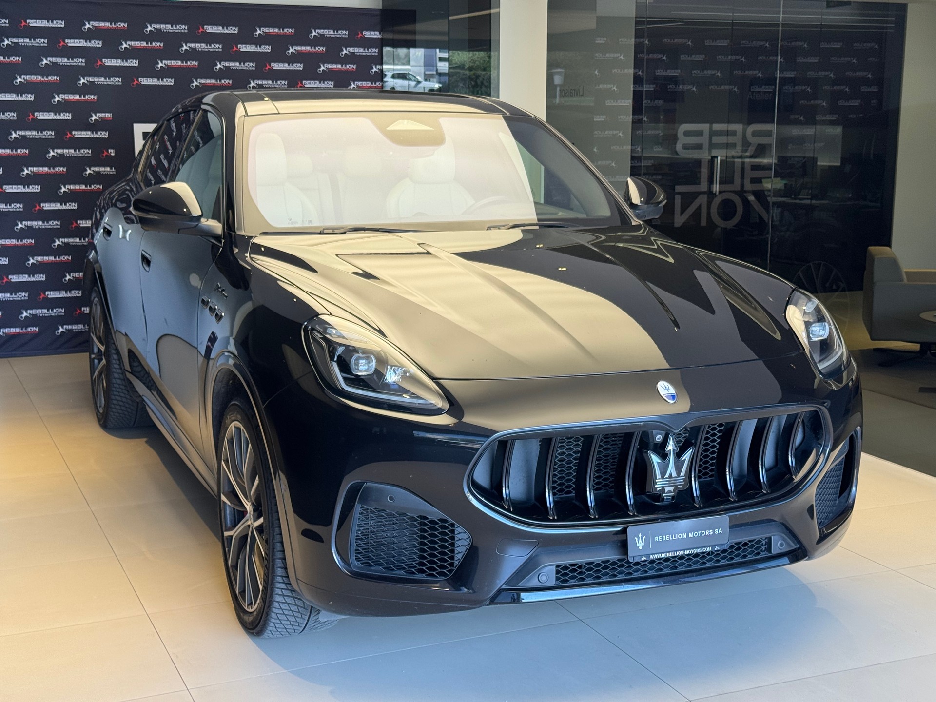 MASERATI Grecale 2.0 MHEV Modena Hybrid Automatica-showroom-element-2