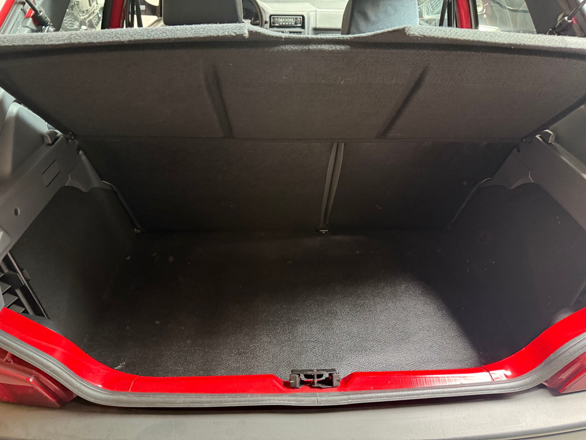 PEUGEOT 106 1.1 XR-image-10