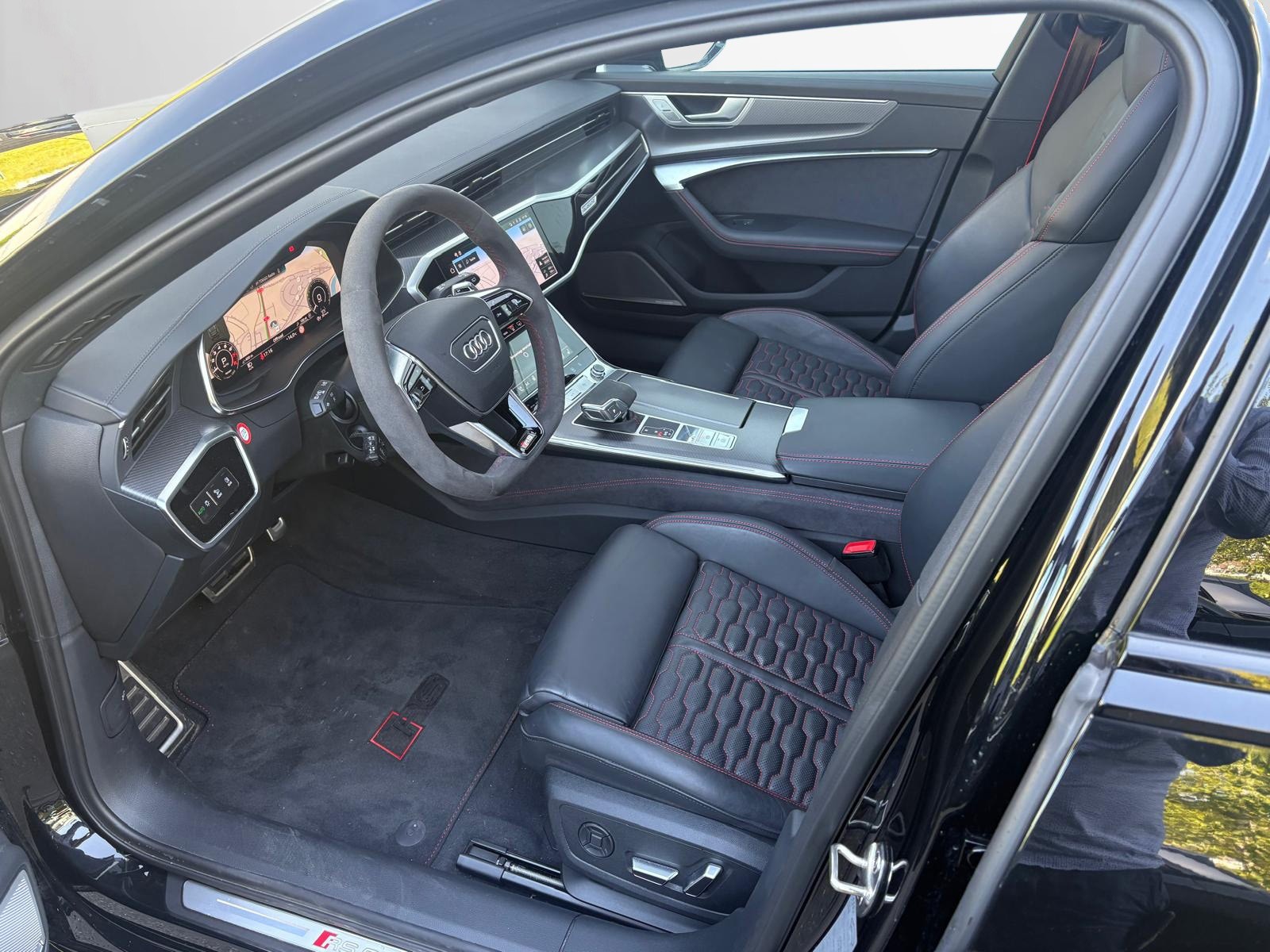 AUDI RS6 Avant 4.0 TFSI V8 quattro-image-4