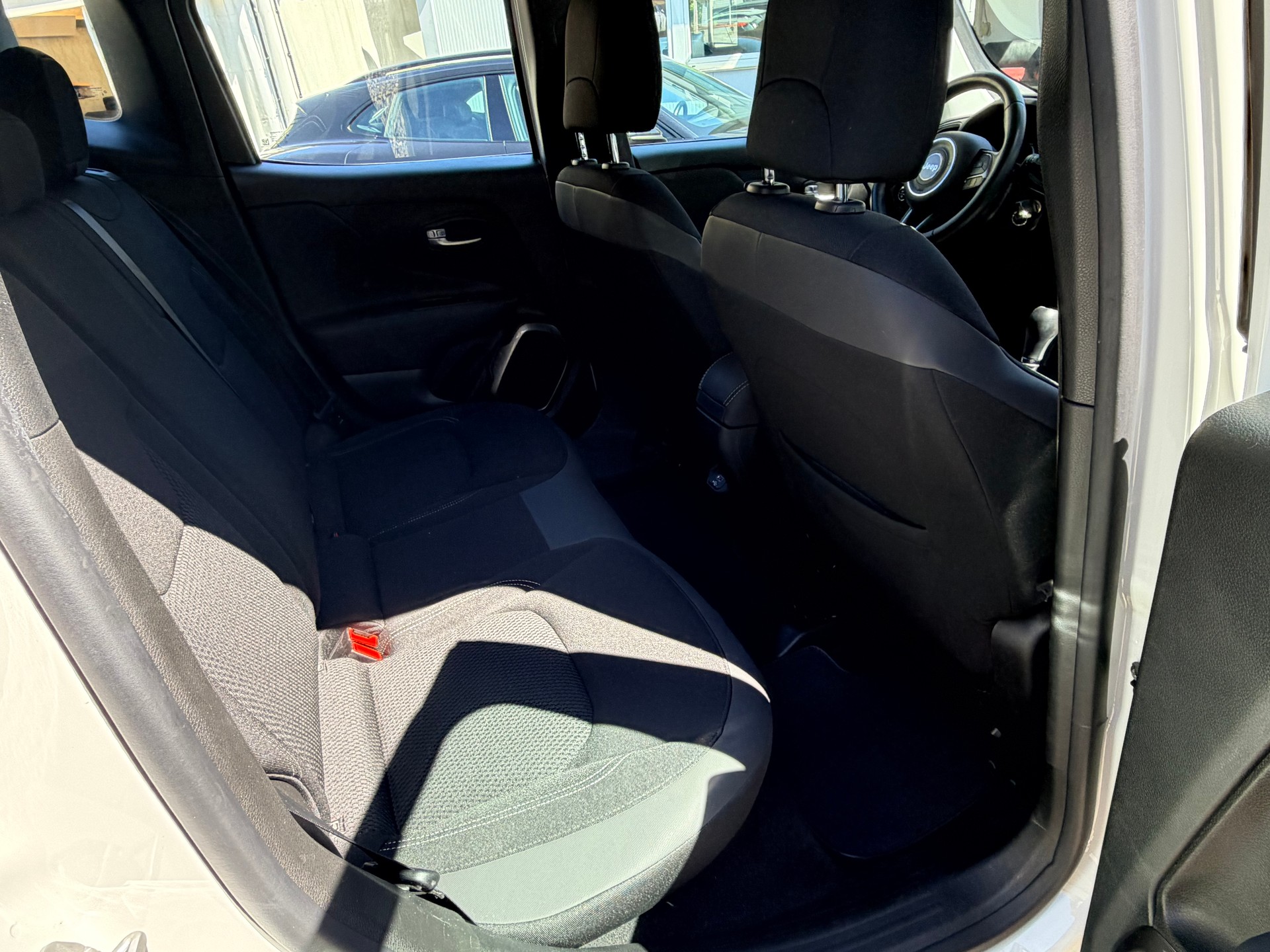 JEEP Renegade 1.3 GSE Turbo Limited-image-9