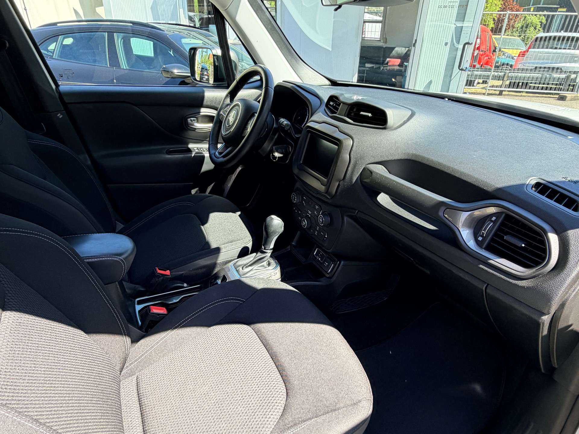 JEEP Renegade 1.3 GSE Turbo Limited-image-8