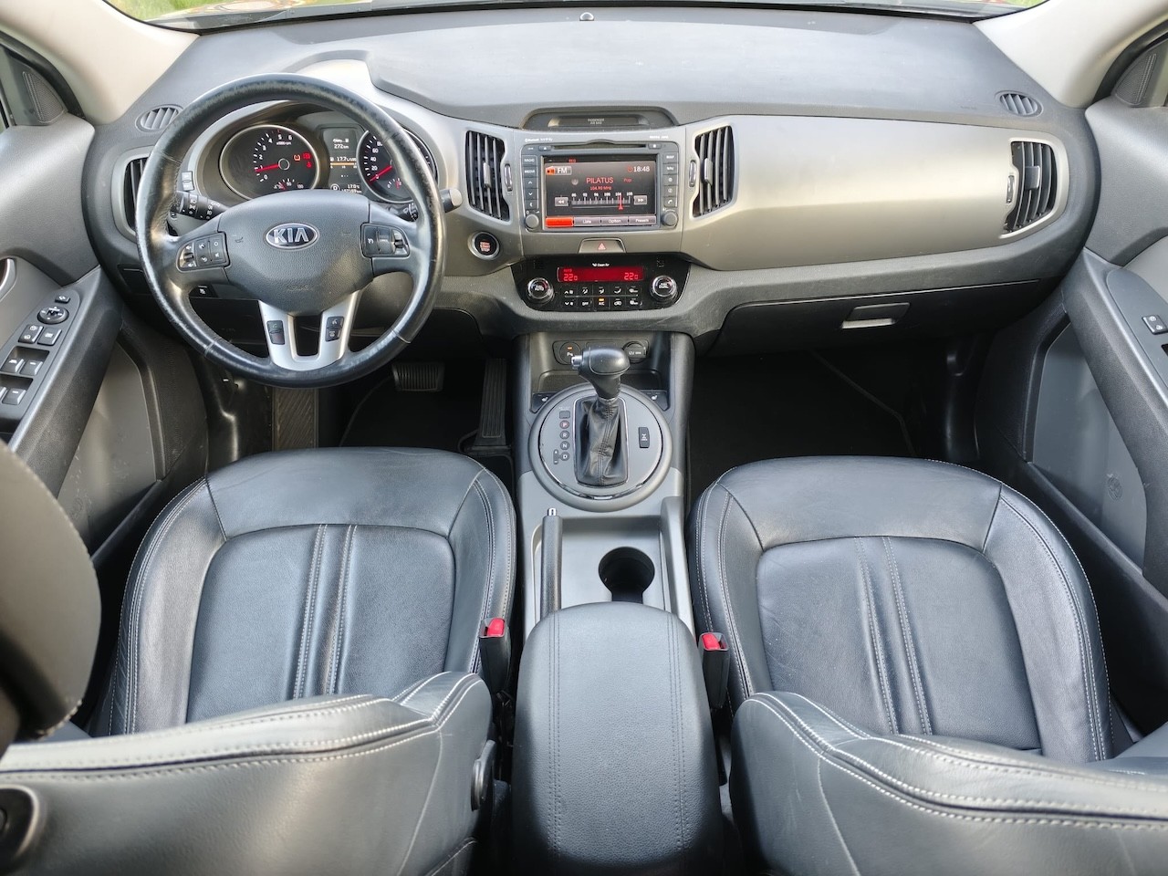 KIA Sportage 2.0 CRDi Style 4WD Automatic-image-13