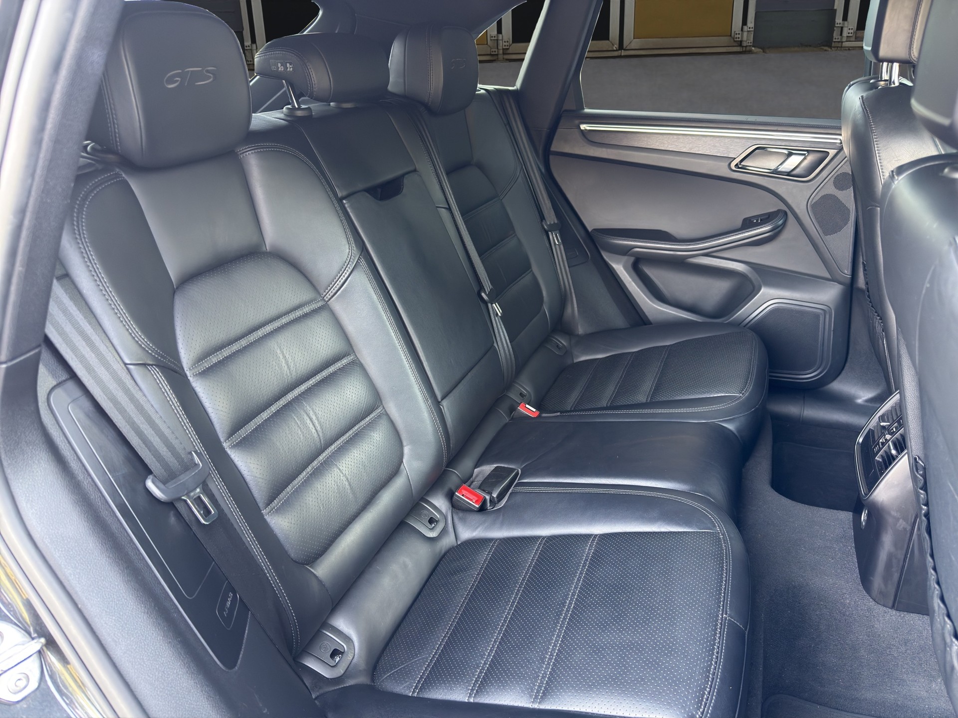 PORSCHE Macan 3.0 V6 GTS-image-12
