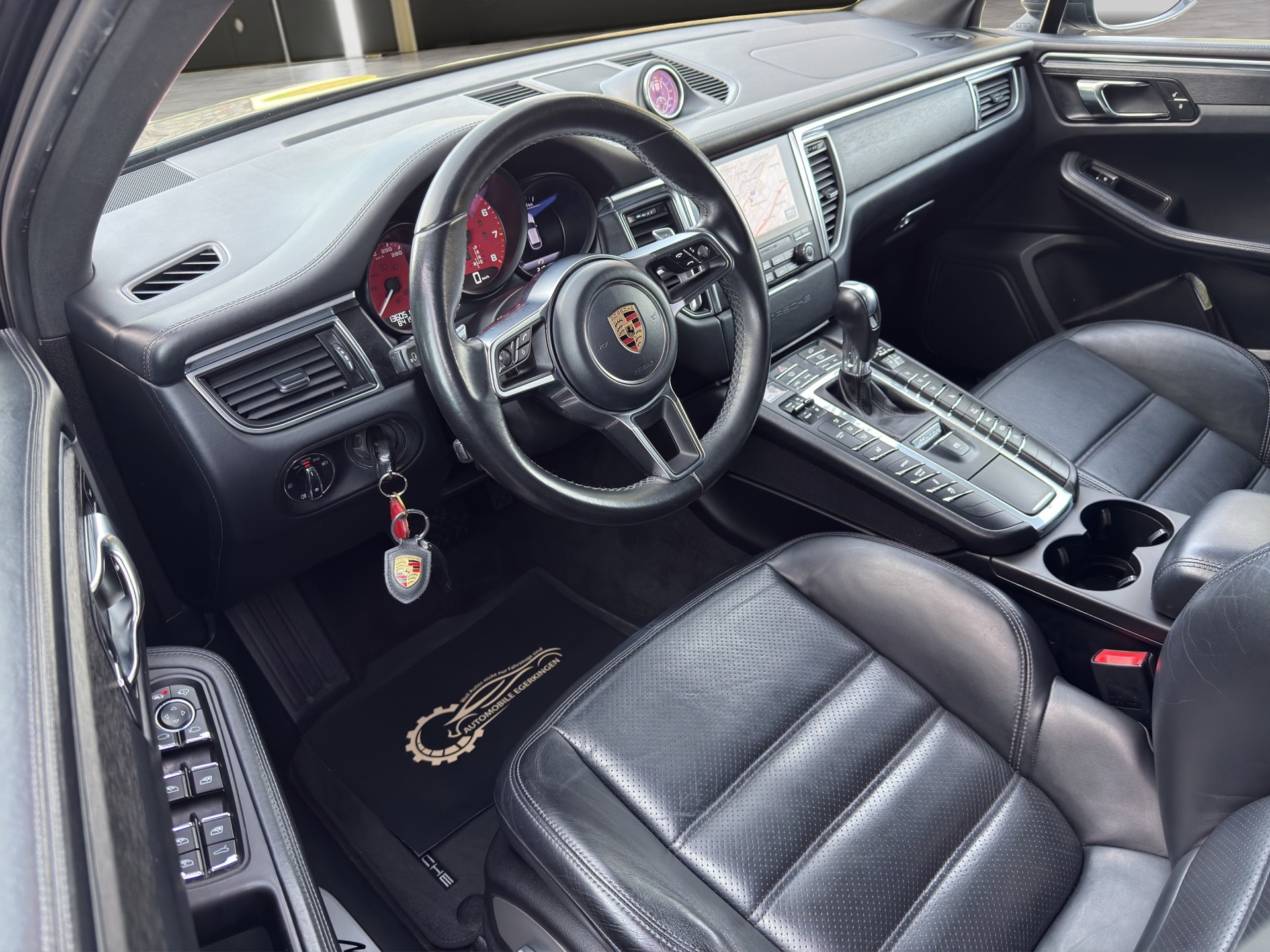 PORSCHE Macan 3.0 V6 GTS-image-8