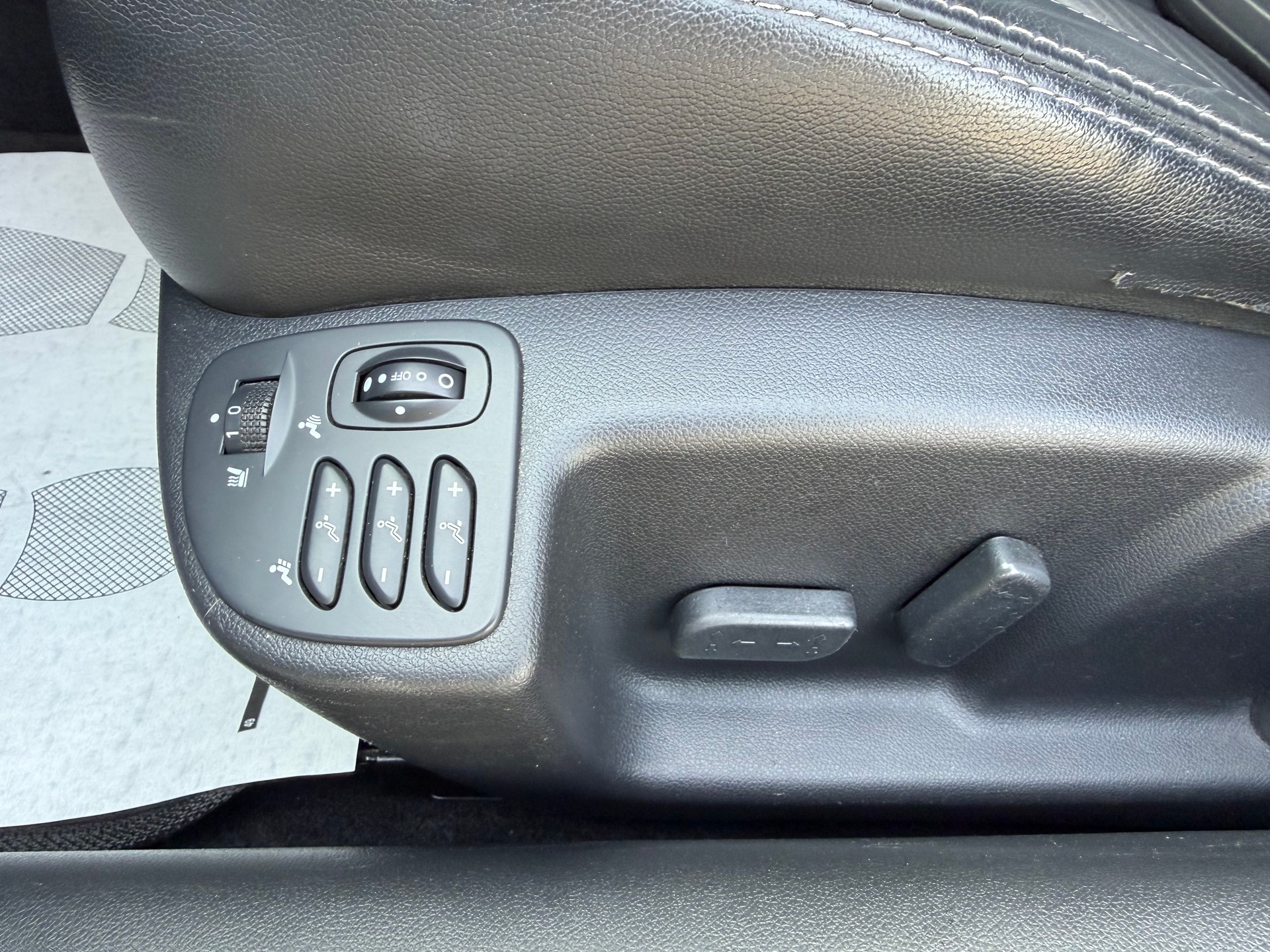 RENAULT Latitude 2.0 dCi Dynamique active-shift-image-24