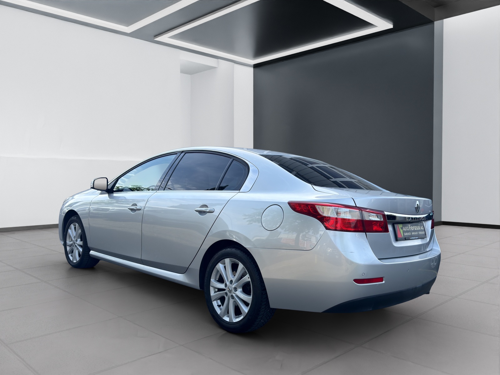 RENAULT Latitude 2.0 dCi Dynamique active-shift-showroom-element-3
