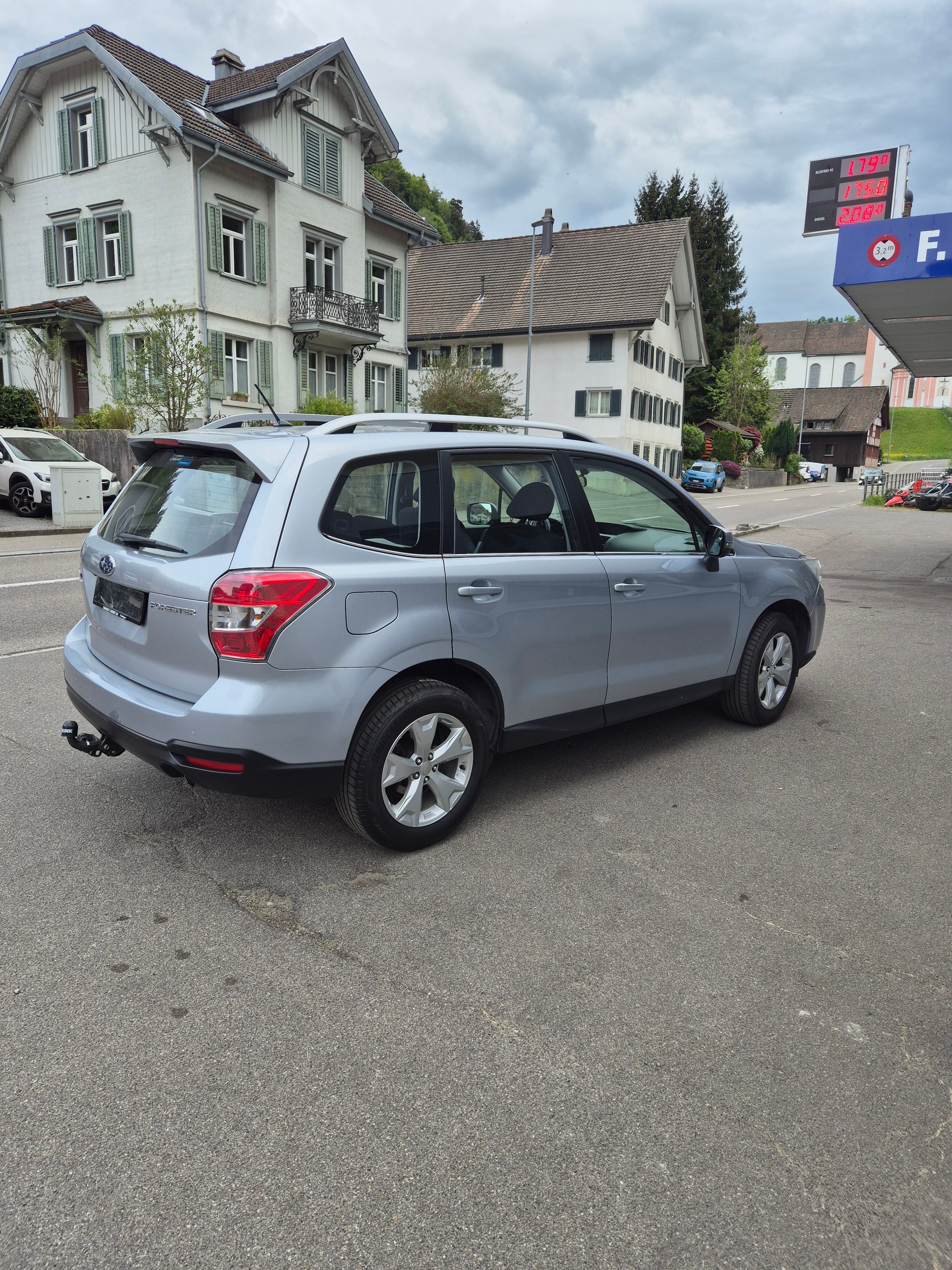 SUBARU Forester 2.0i Swiss Lineartronic-image-3