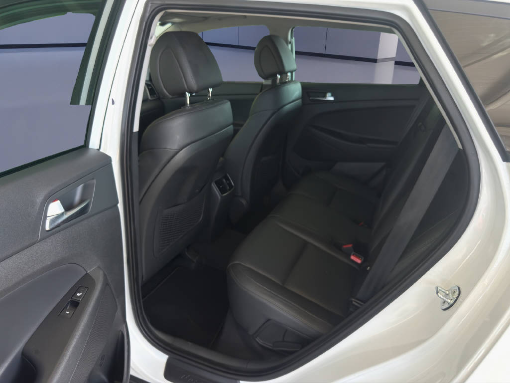 HYUNDAI TUCSON 2.0 CRDi Vertex 4WD-image-10