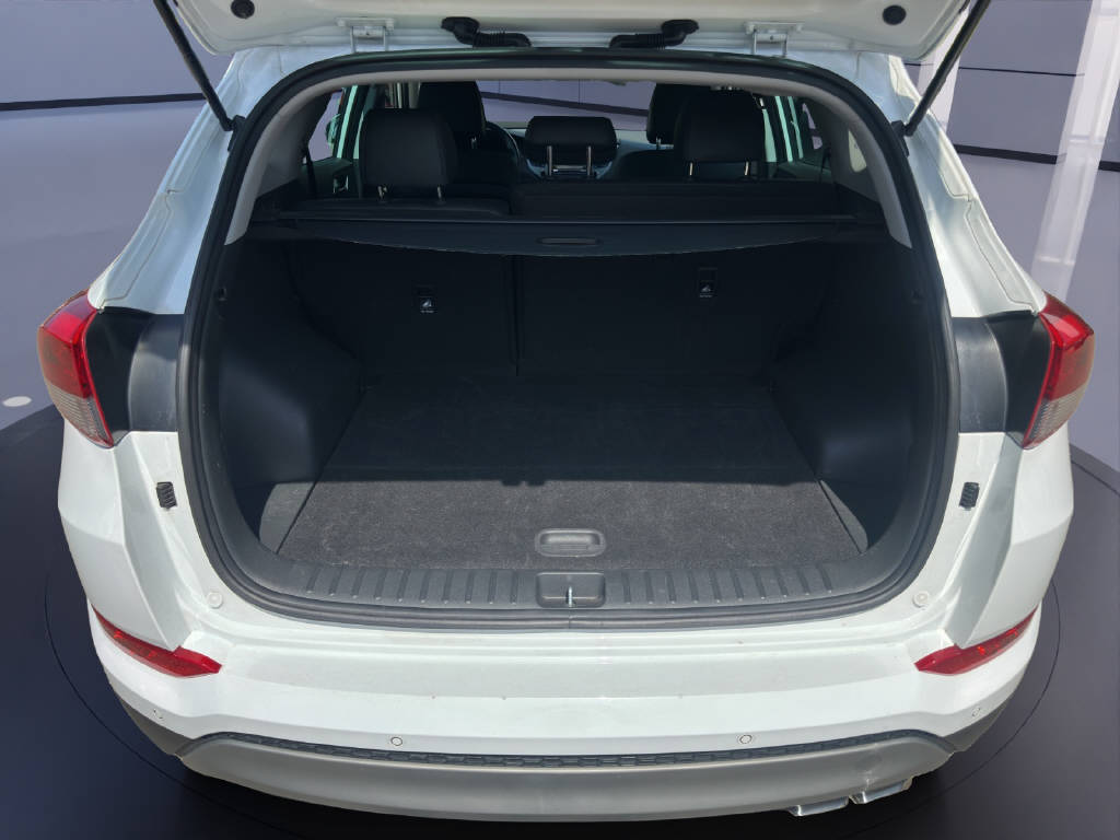HYUNDAI TUCSON 2.0 CRDi Vertex 4WD-image-12
