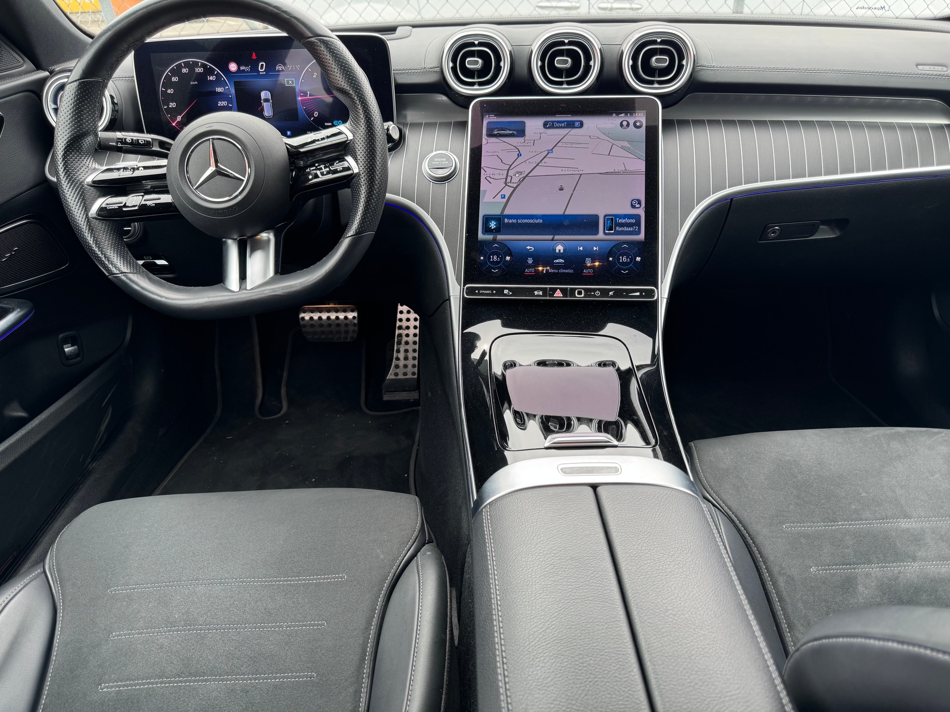 MERCEDES-BENZ C 220 d T 4Matic AMG Line-image-3