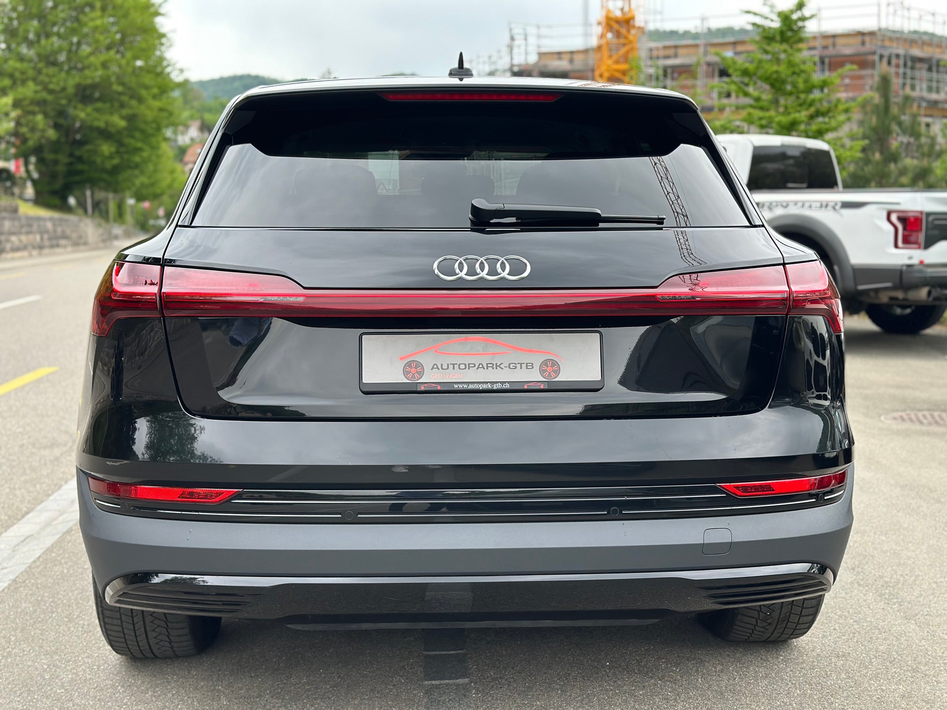 AUDI e-tron 55 quattro-image-7