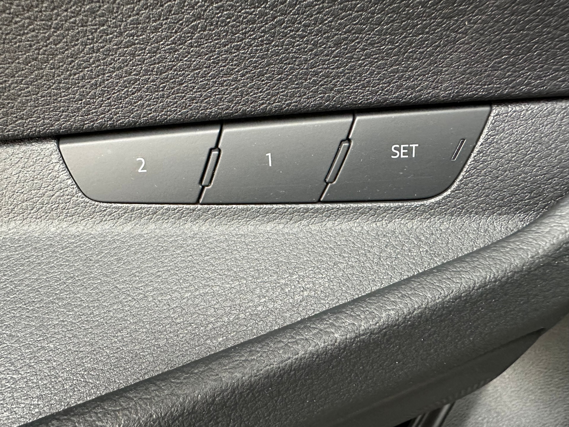 AUDI e-tron 55 quattro-image-21