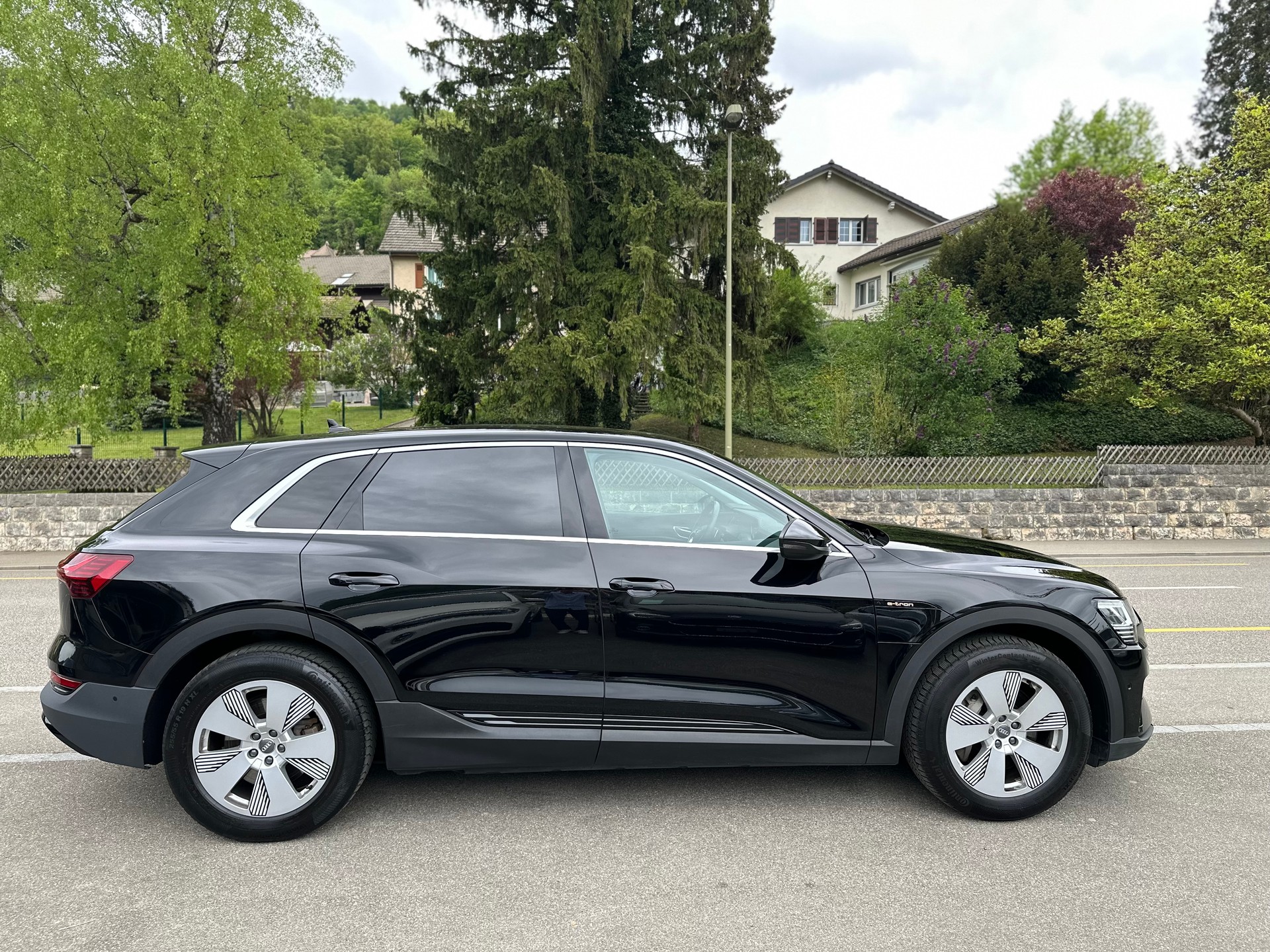 AUDI e-tron 55 quattro-showroom-element-3