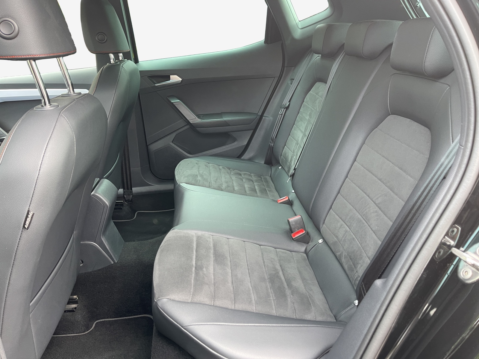 SEAT Arona 1.5 Eco TSI Hola FR DSG-image-11