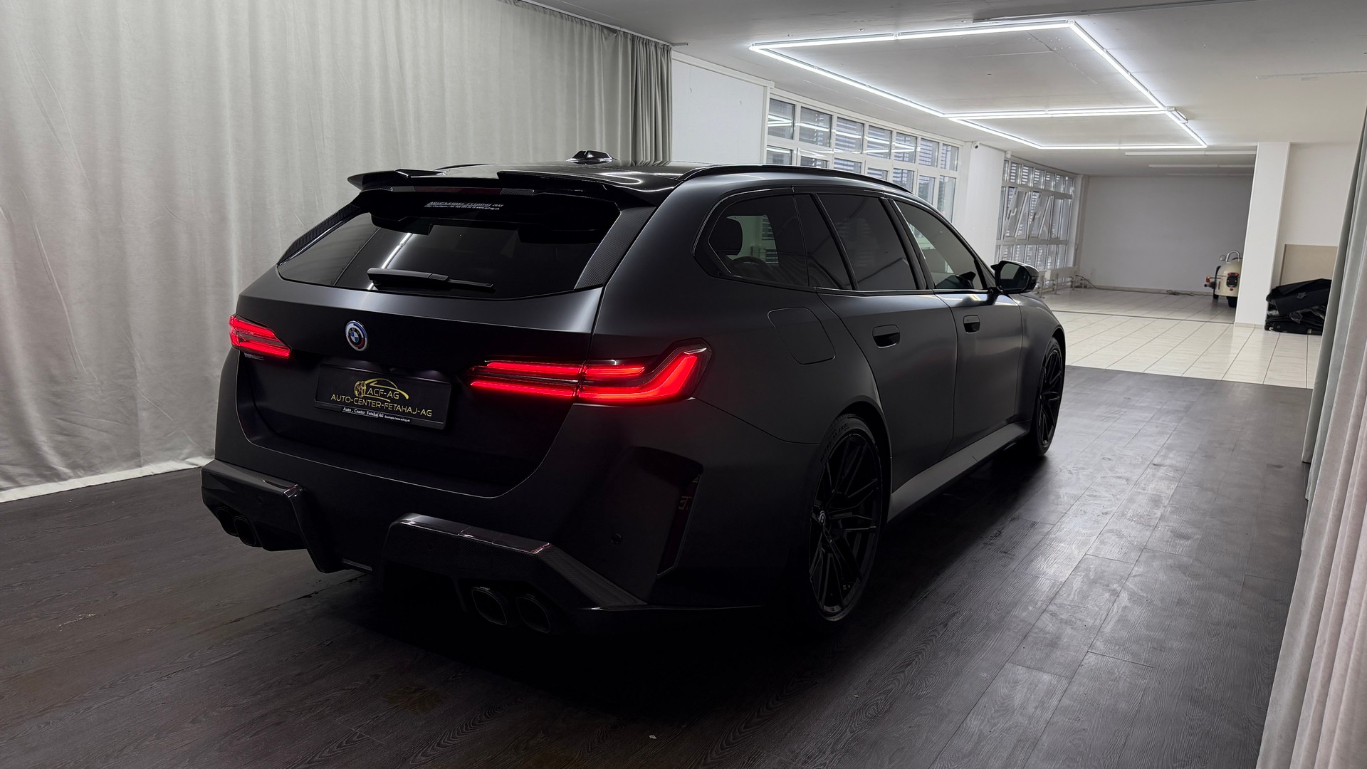 BMW M5 xDrive Touring-image-3