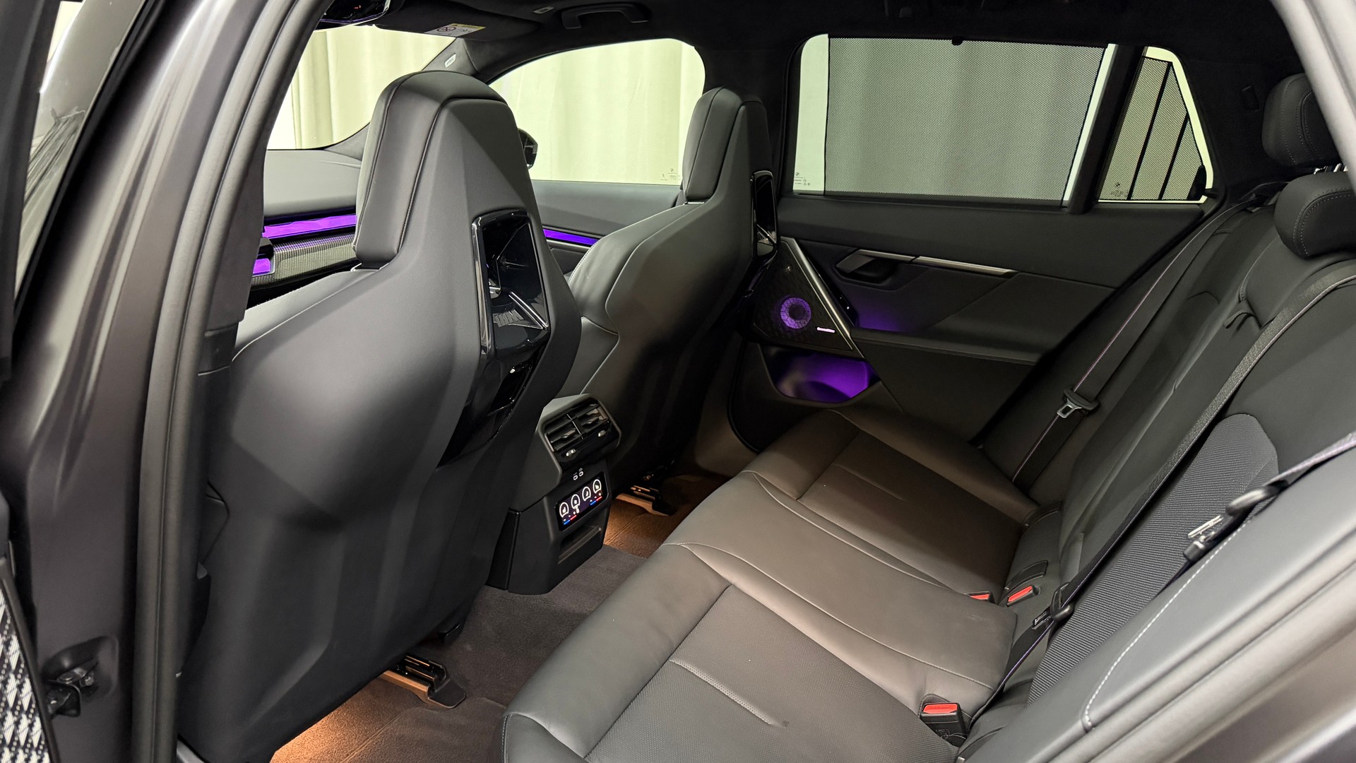 BMW M5 xDrive Touring-image-12