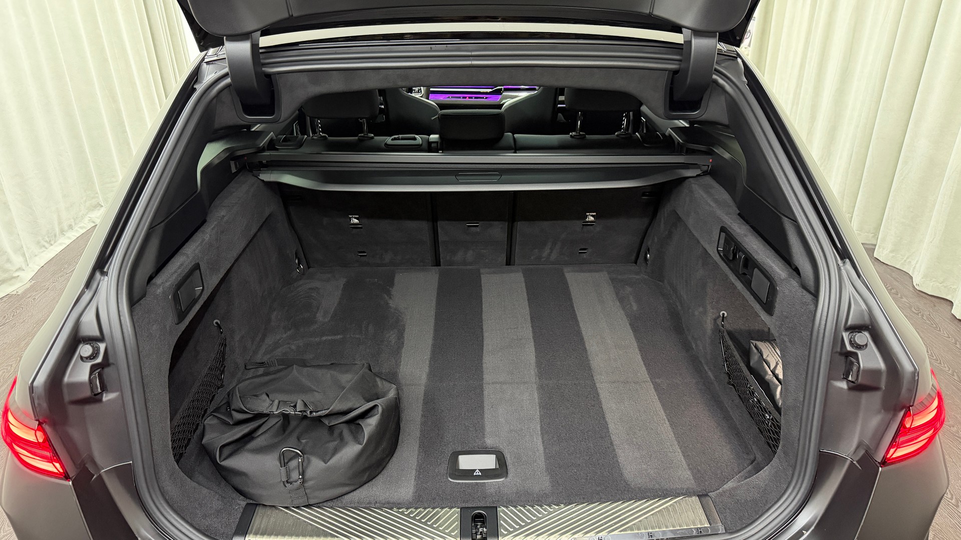 BMW M5 xDrive Touring-image-15
